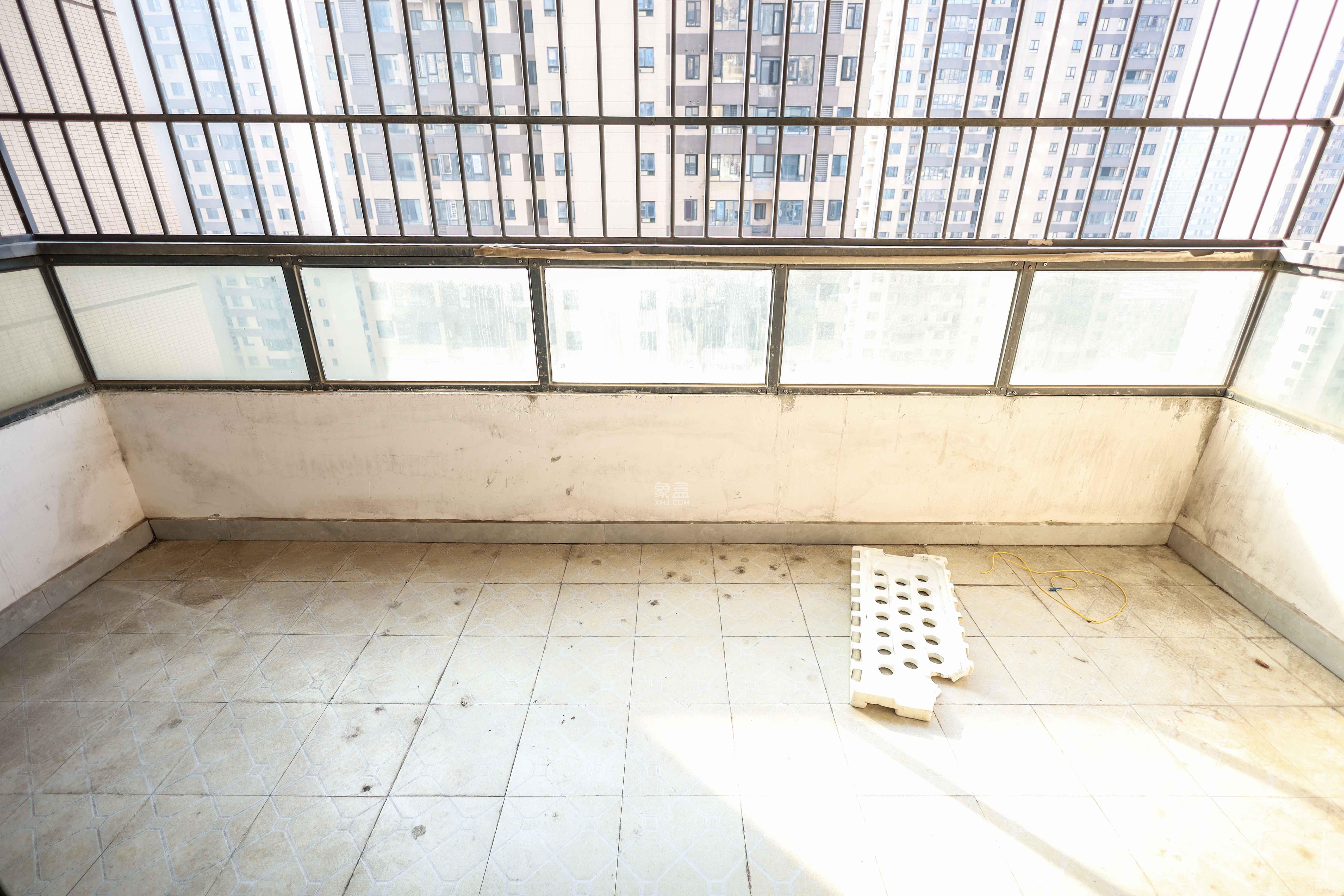 长房云时代 4室2厅2卫 132.8万 长房云时代 4室2厅2卫 132.8万阳台