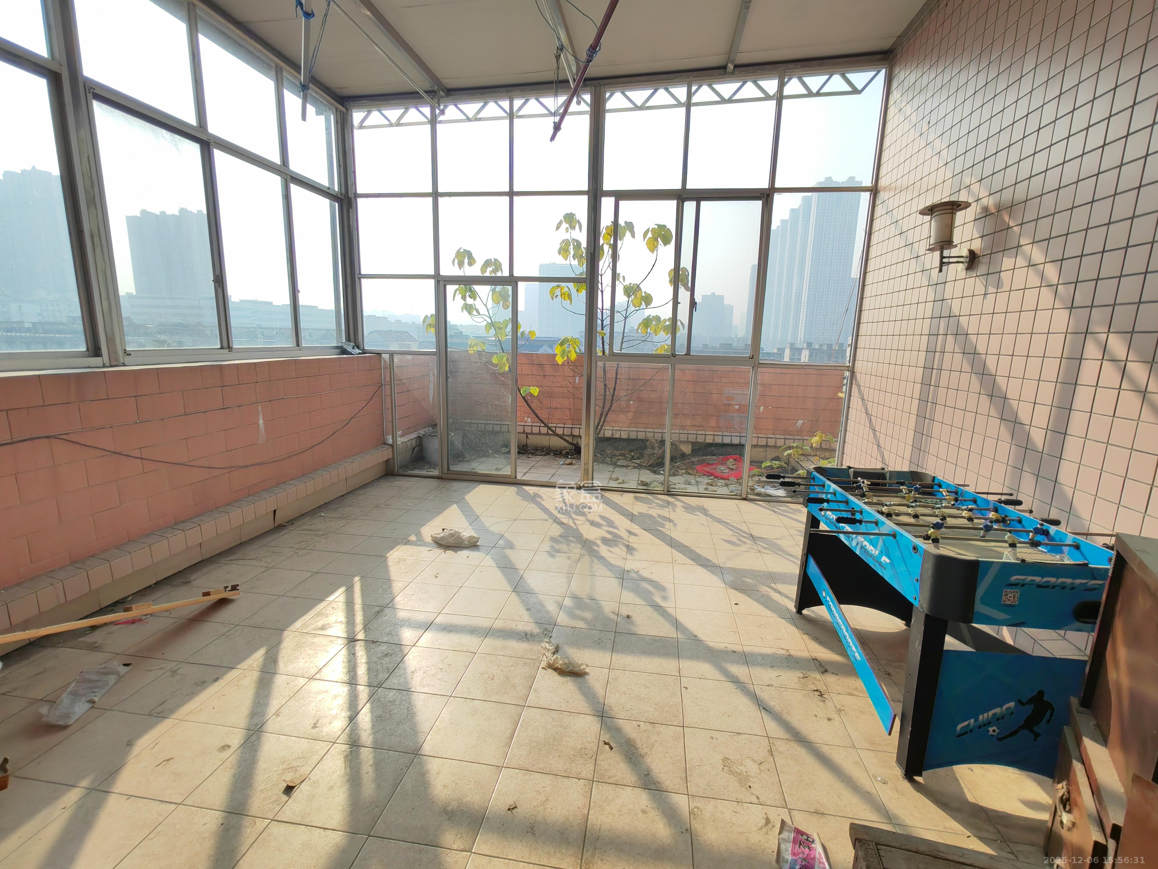 建湘新村 6室3厅3卫 3400.0元/月 建湘新村 6室3厅3卫 3400.0元/月室内图