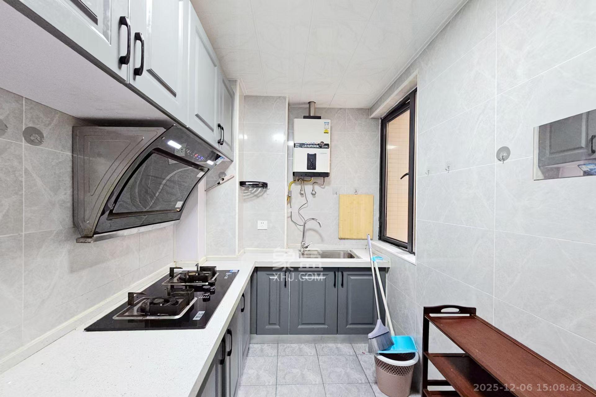 新城新世界四期柏樾  4室2厅2卫    2800.0元/月室内图