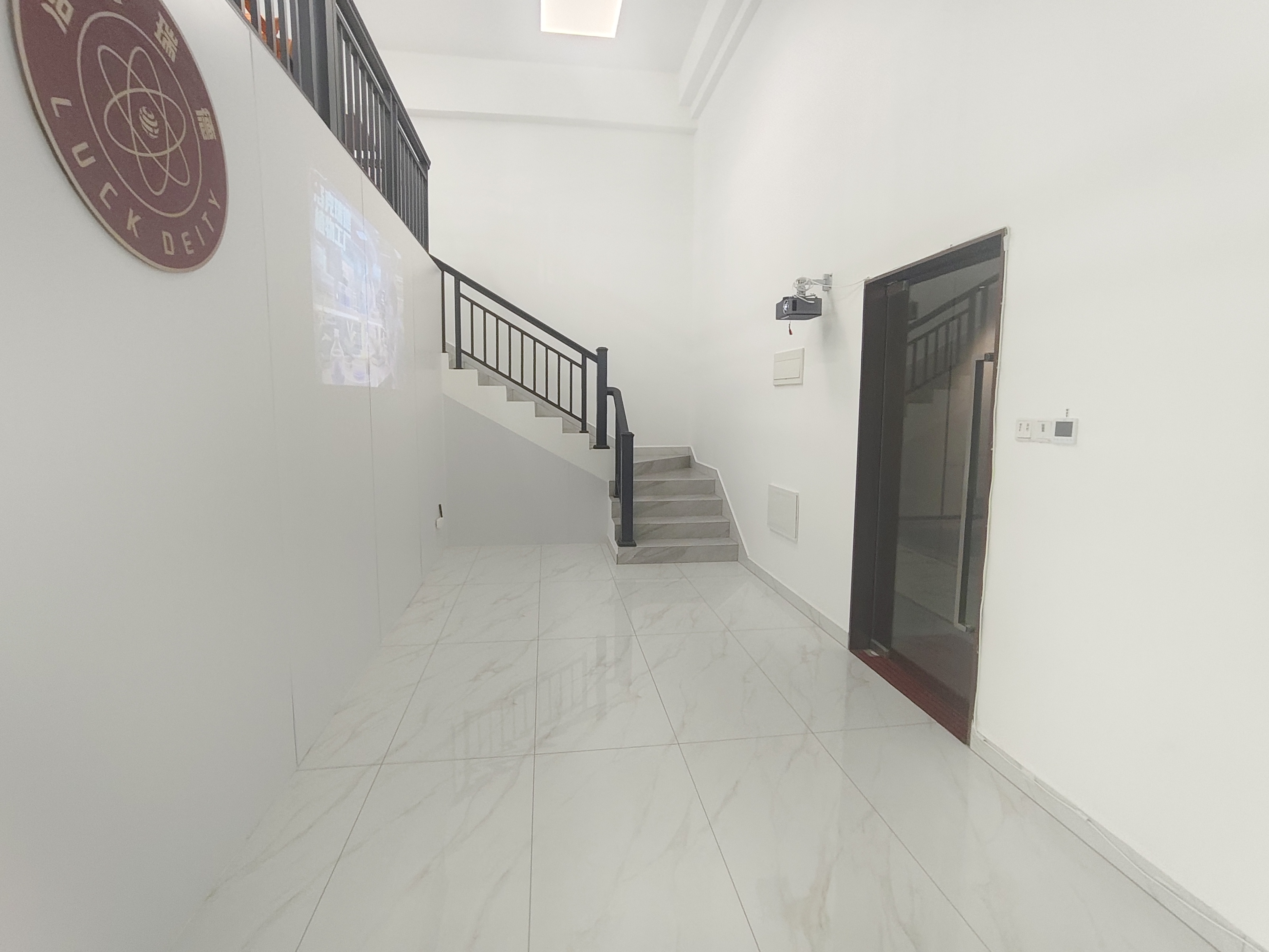 绿地领海广场   200.0㎡      12000.0元/月