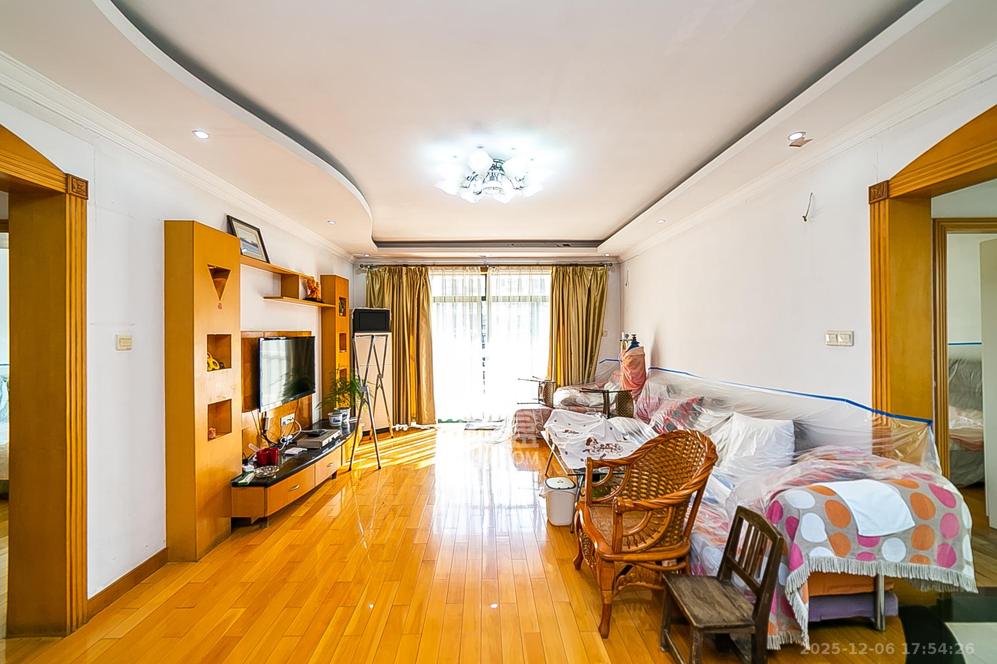 华盛家园  3室2厅2卫    78.0万