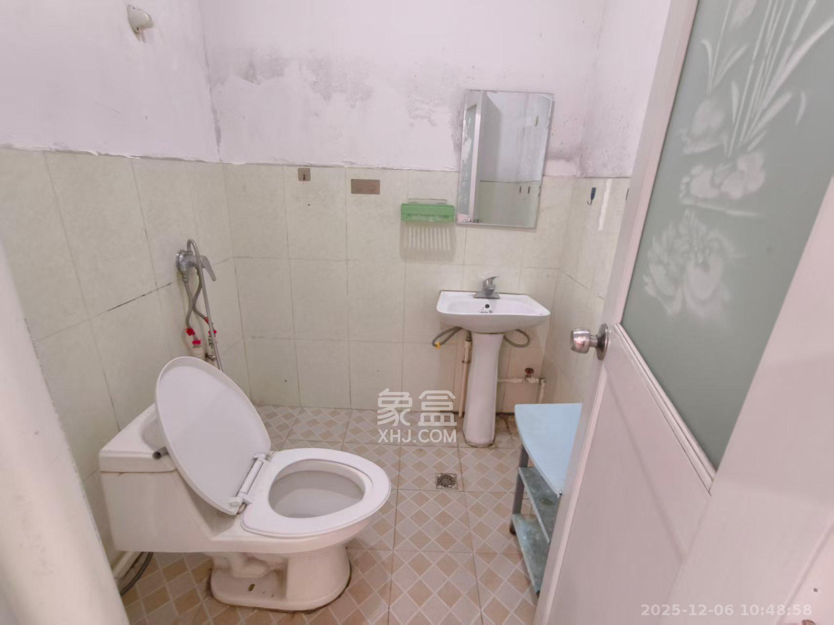 曙光领峰(曙光家园) 4室2厅2卫 2600.0元/月 曙光领峰(曙光家园) 4室2厅2卫 2600.0元/月室内图