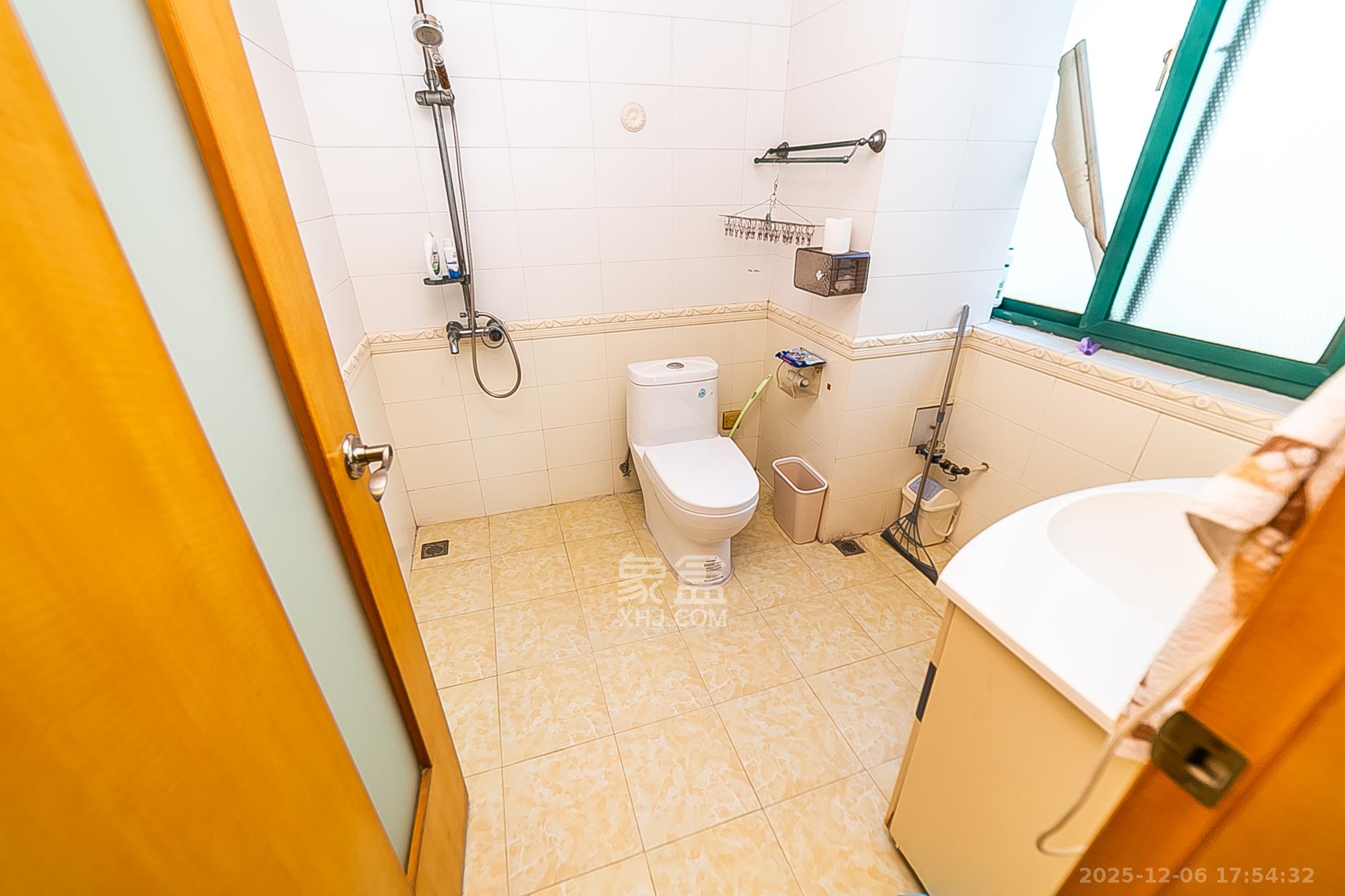 华盛家园 3室2厅2卫 78.0万 华盛家园 3室2厅2卫 78.0万卫生间