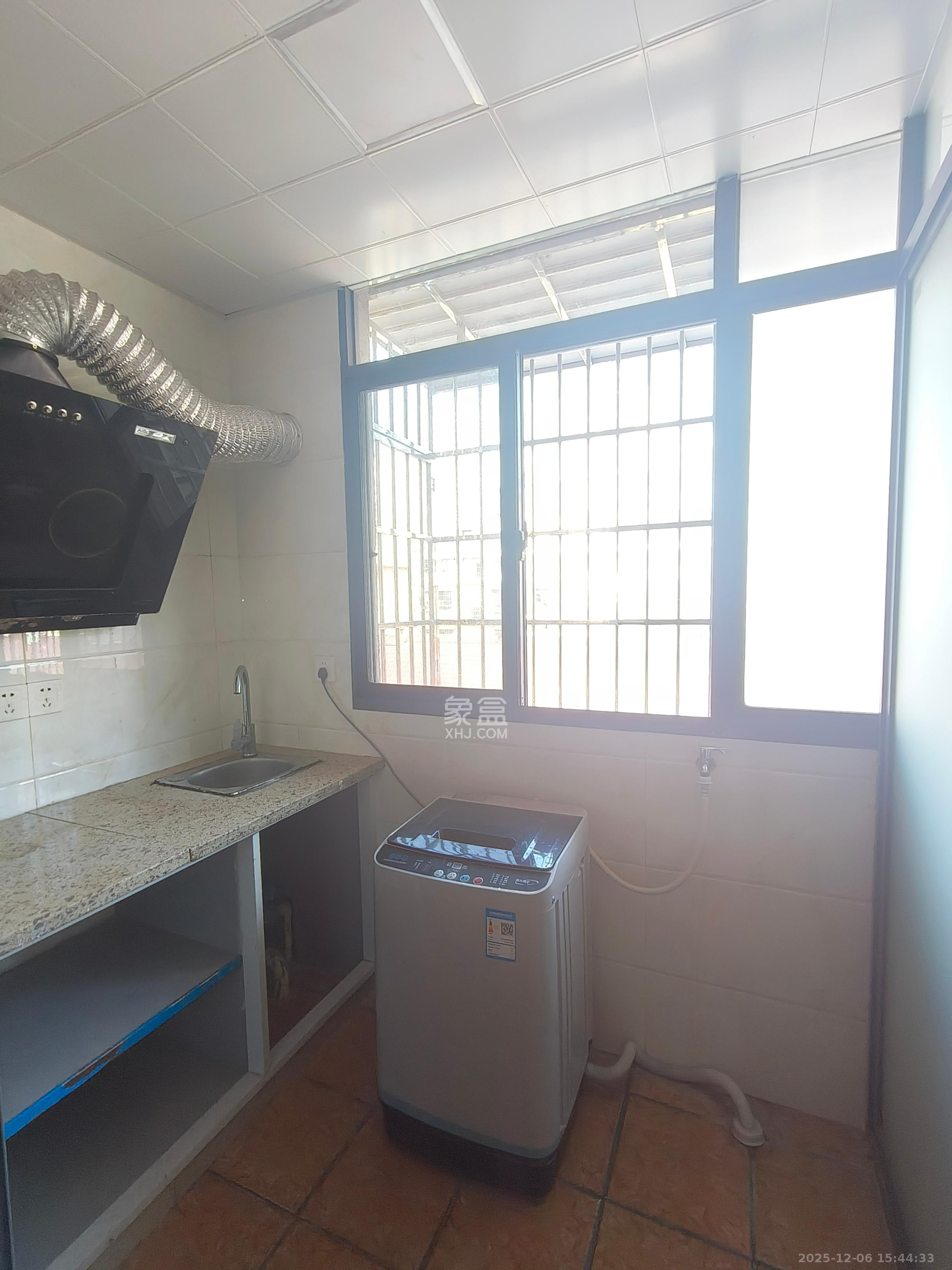 龙塘安置区（龙塘小区）  1室1厅1卫    700.0元/月室内图