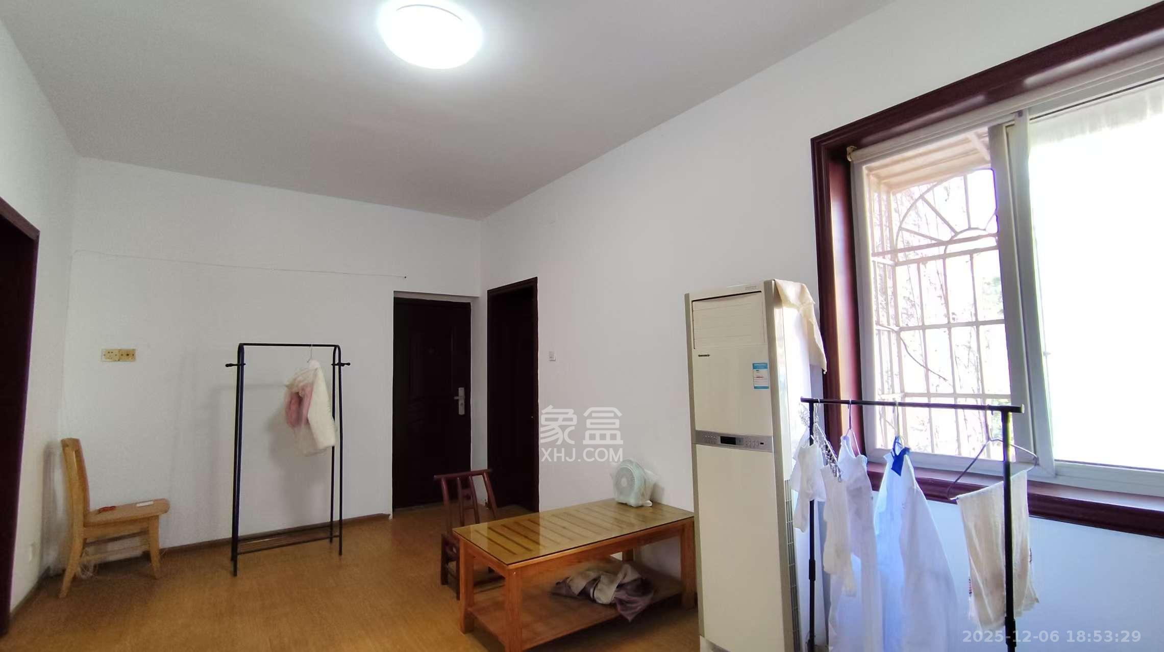 雨新小区（建设银行宿舍）  3室2厅1卫    2000.0元/月