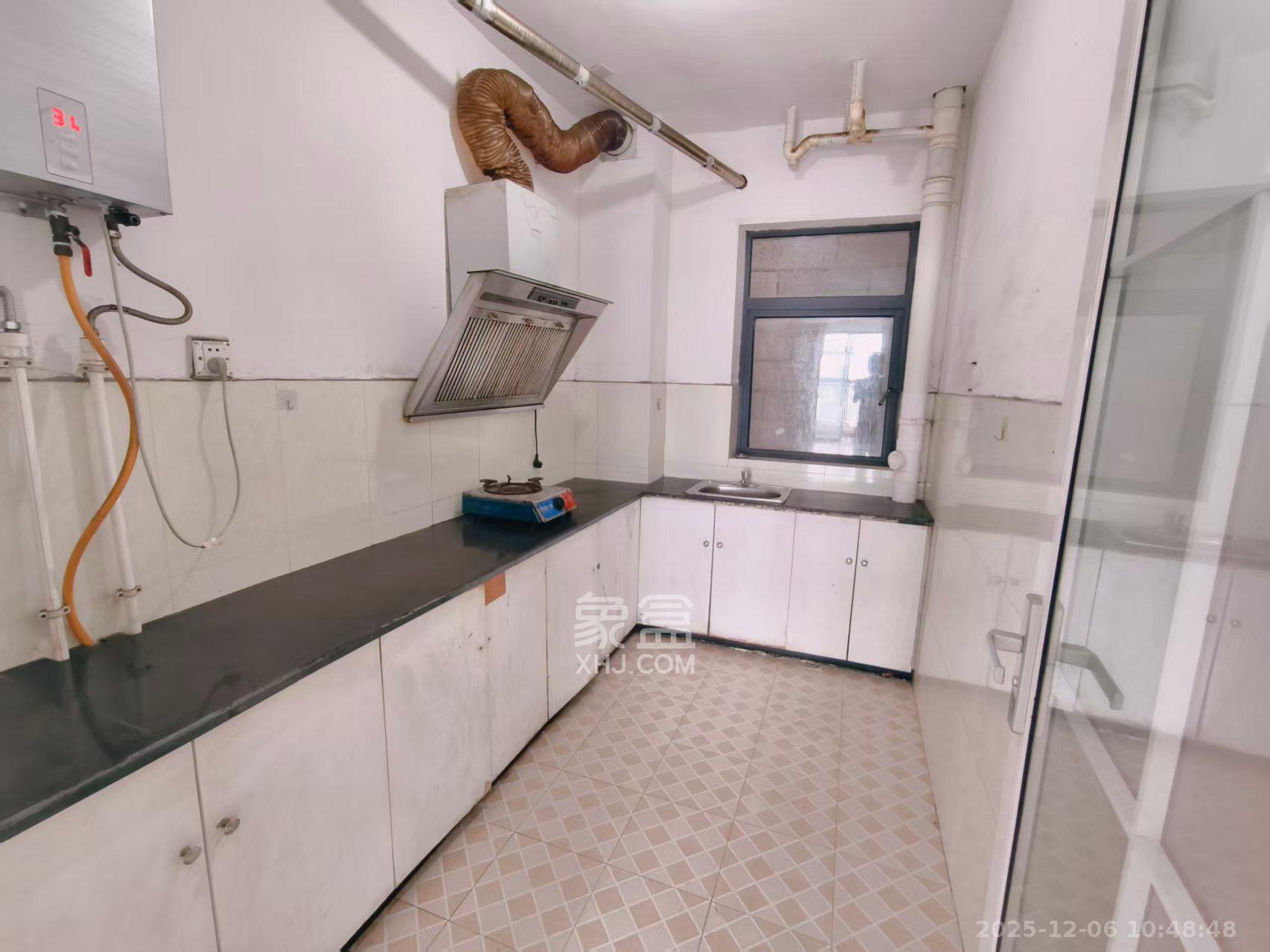 曙光领峰(曙光家园) 4室2厅2卫 2600.0元/月 曙光领峰(曙光家园) 4室2厅2卫 2600.0元/月室内图