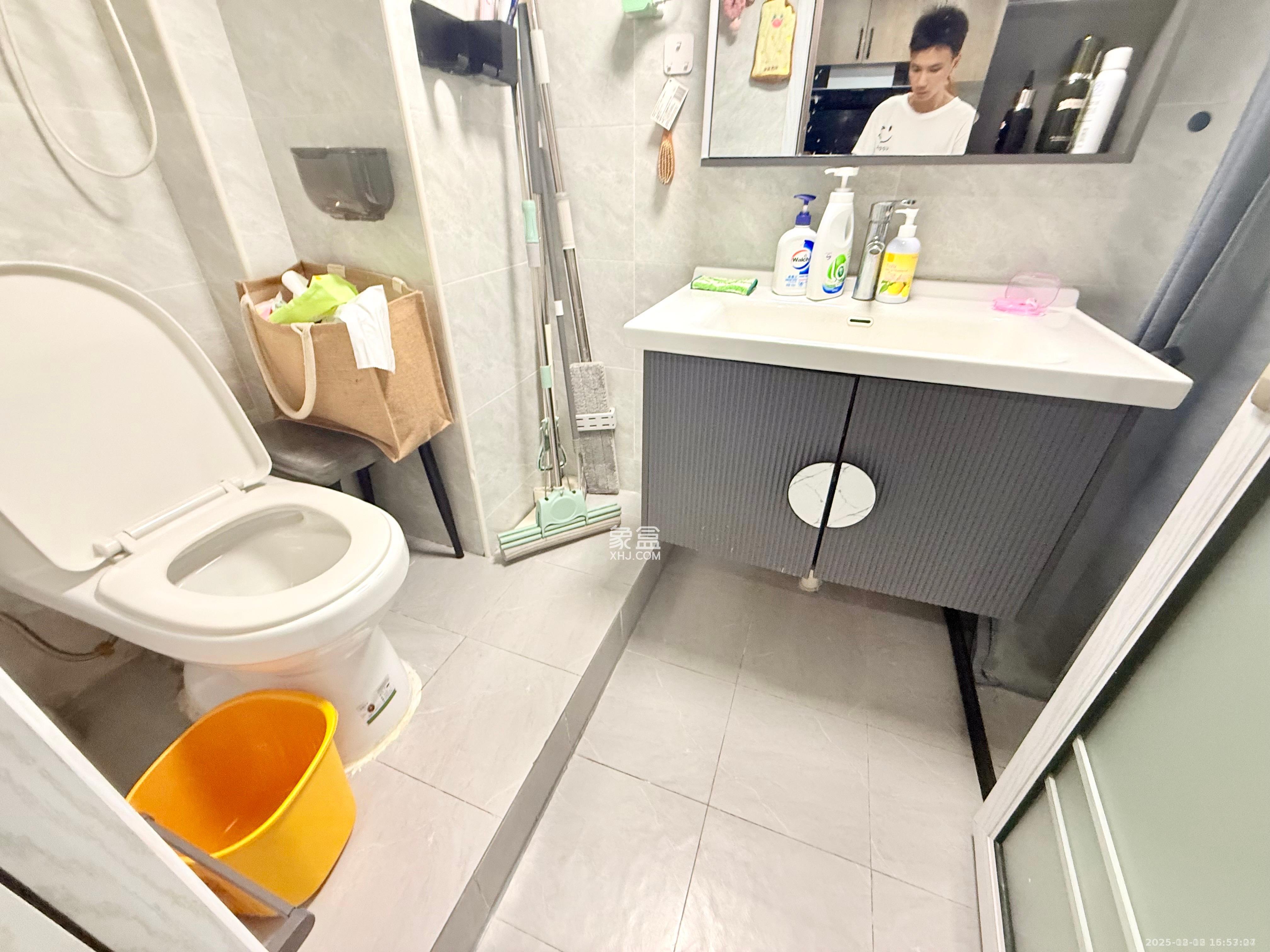 藏珑湖上公馆  1室1厅1卫    2100.0元/月室内图