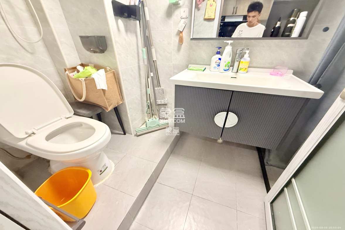 藏珑湖上公馆 1室1厅1卫 2100.0元/月 藏珑湖上公馆 1室1厅1卫 2100.0元/月室内图