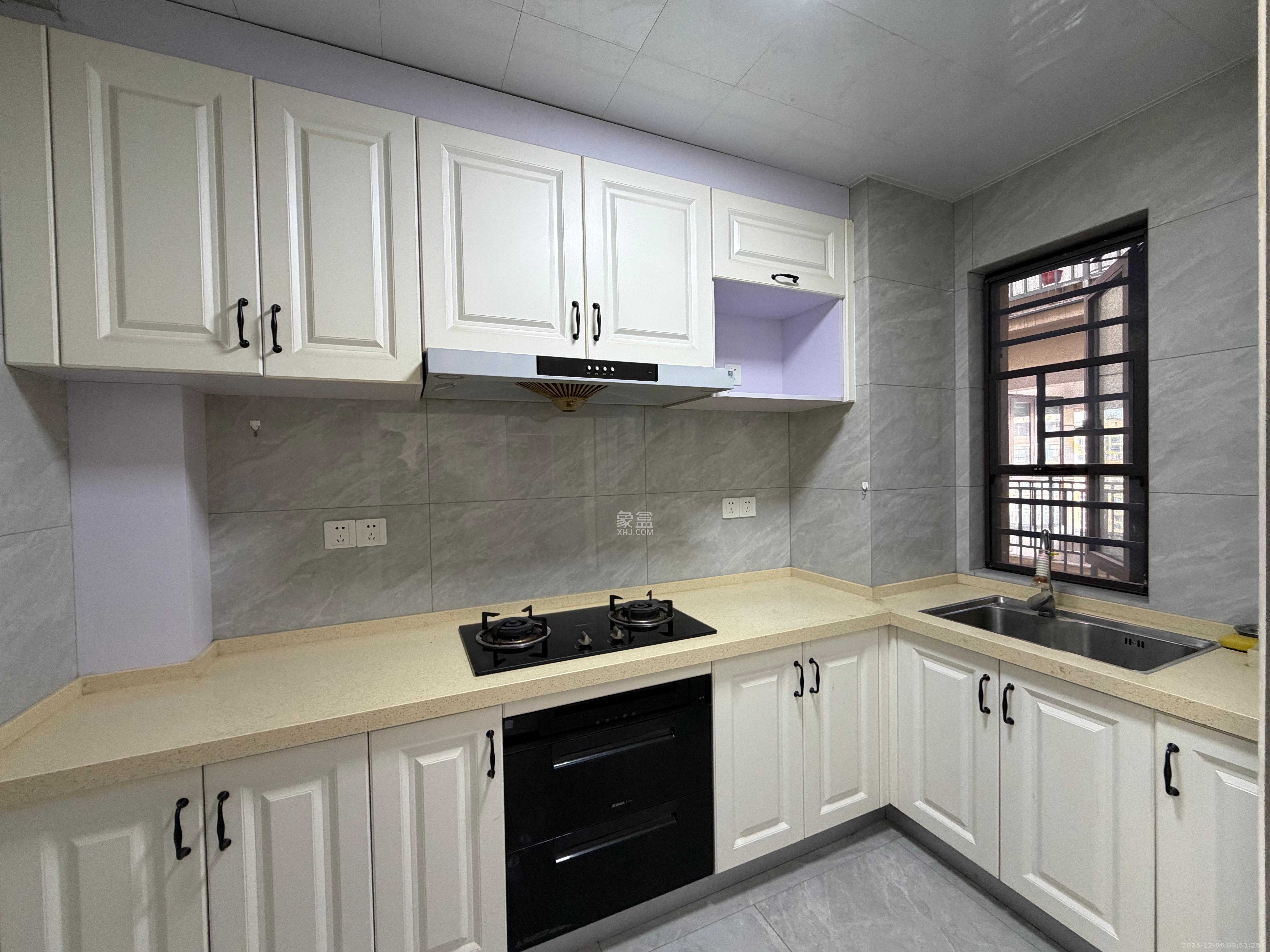 尚鑫海悦(新长海尚海城) 3室2厅2卫 2600.0元/月 尚鑫海悦(新长海尚海城) 3室2厅2卫 2600.0元/月室内图