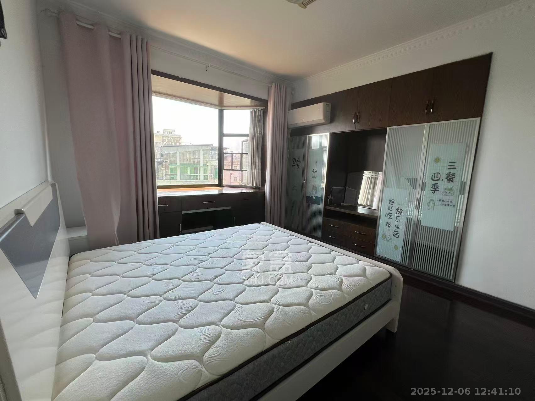 王府花园  3室2厅2卫    3000.0元/月室内图