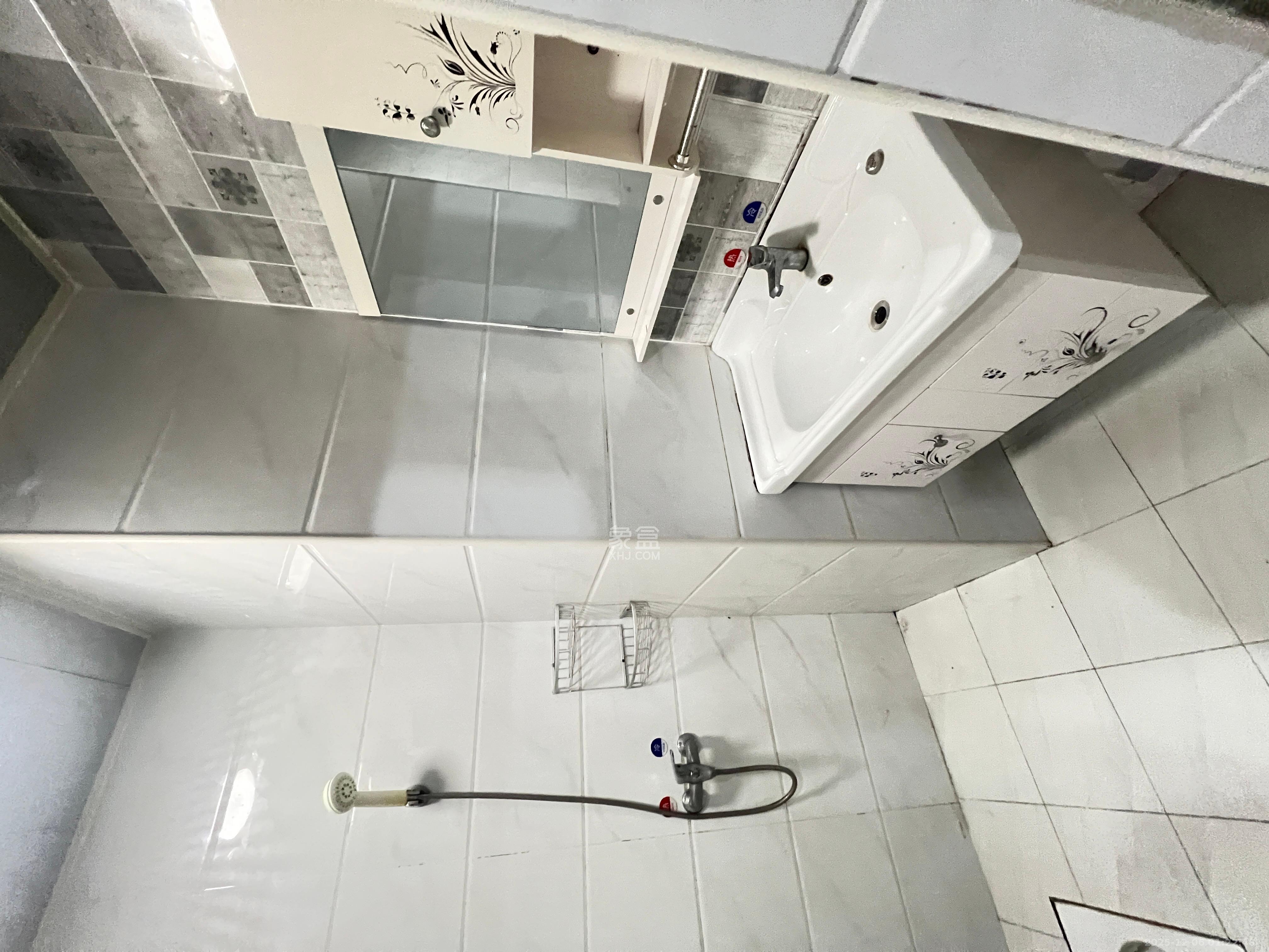 梅溪国际公寓（步步高新天地）  1室1厅1卫    1600.0元/月室内图