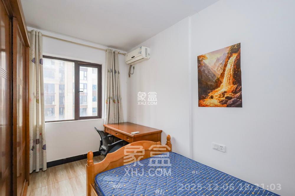 中铁西江悦一期 4室2厅2卫 3200.0元/月 中铁西江悦一期 4室2厅2卫 3200.0元/月室内图