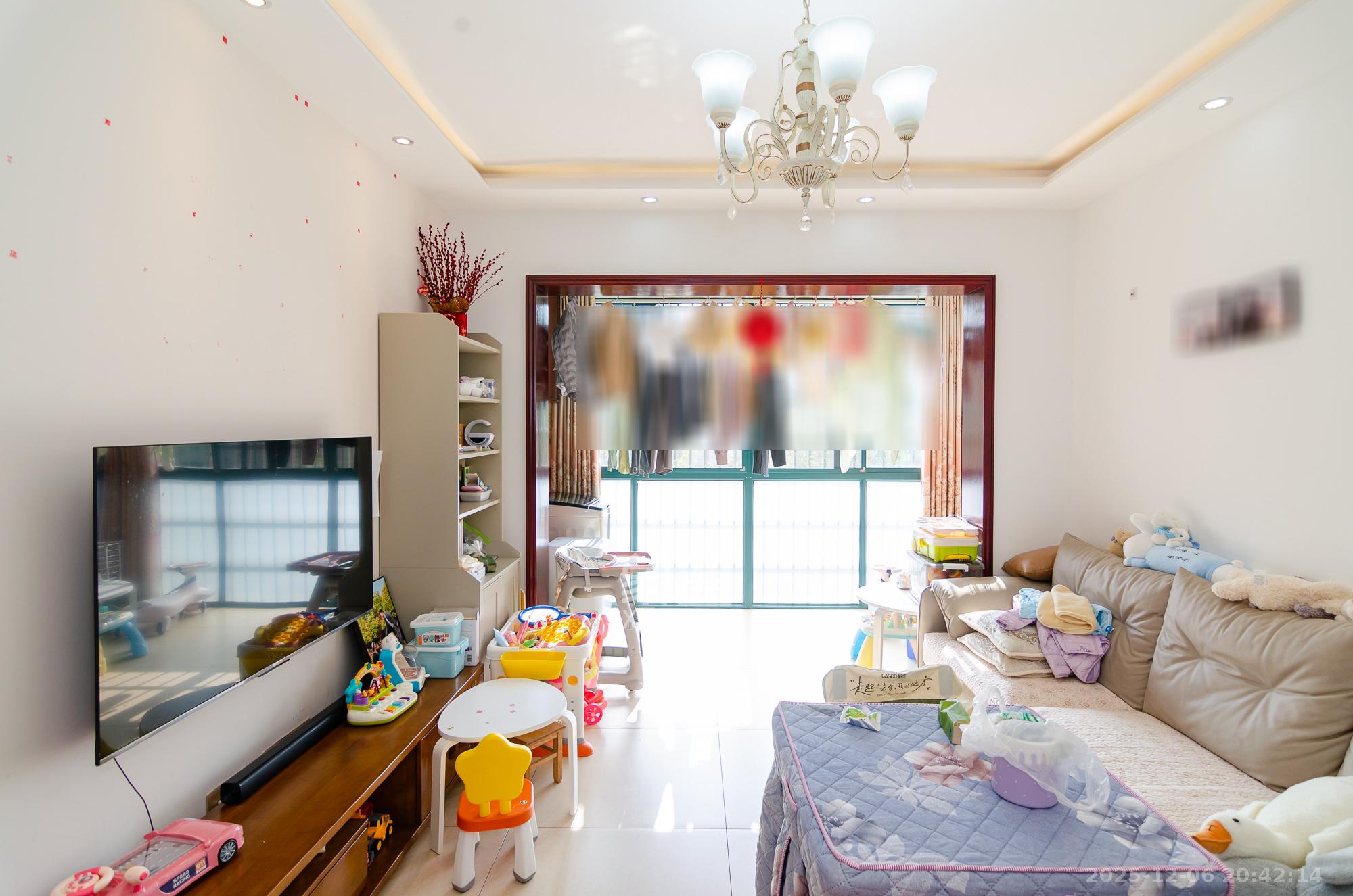 百合湖滨花园  2室2厅2卫    42.8万