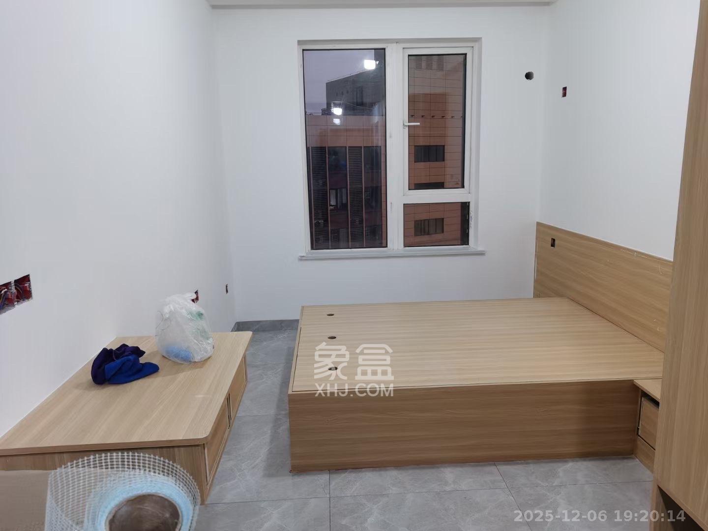 保利香槟国际  1室0厅0卫    1200.0元/月