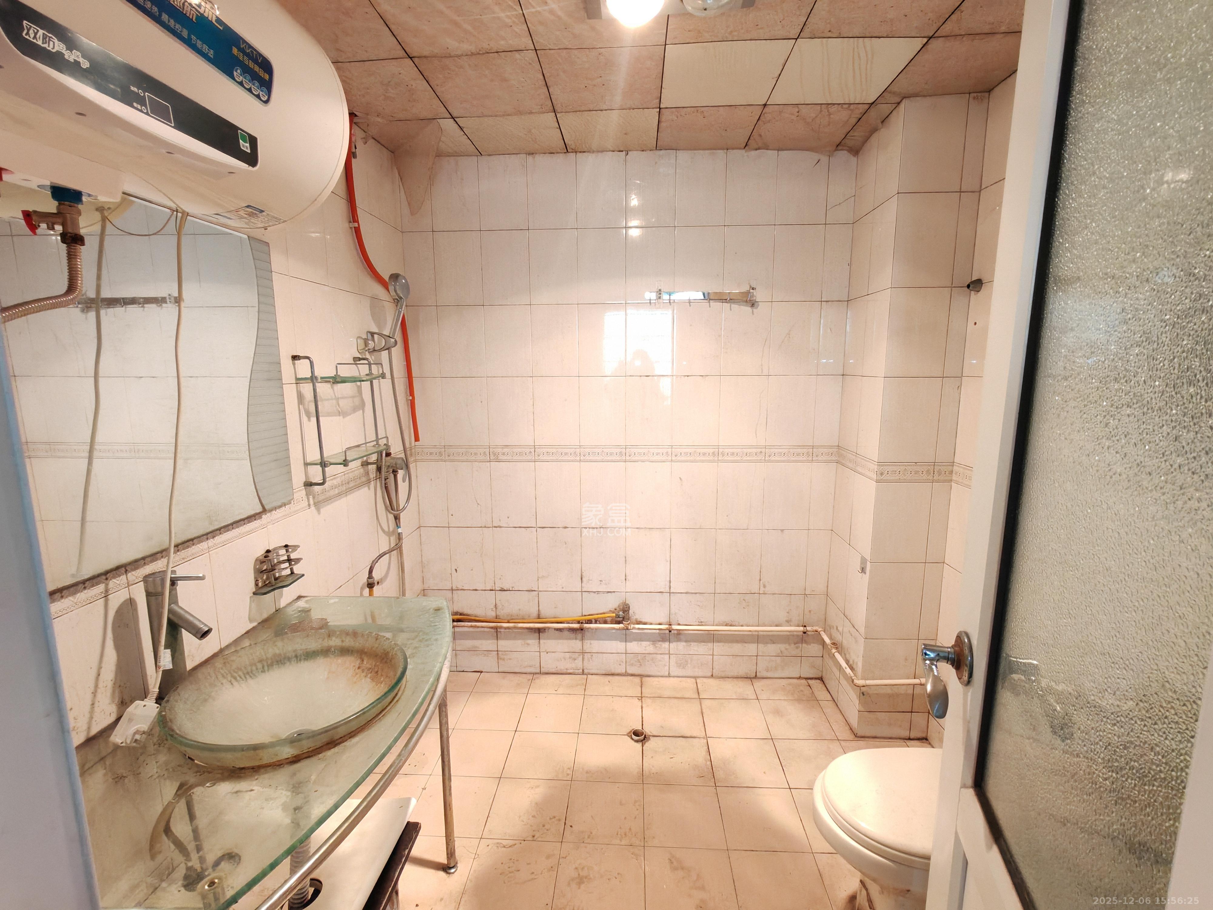 建湘新村 6室3厅3卫 3400.0元/月 建湘新村 6室3厅3卫 3400.0元/月室内图