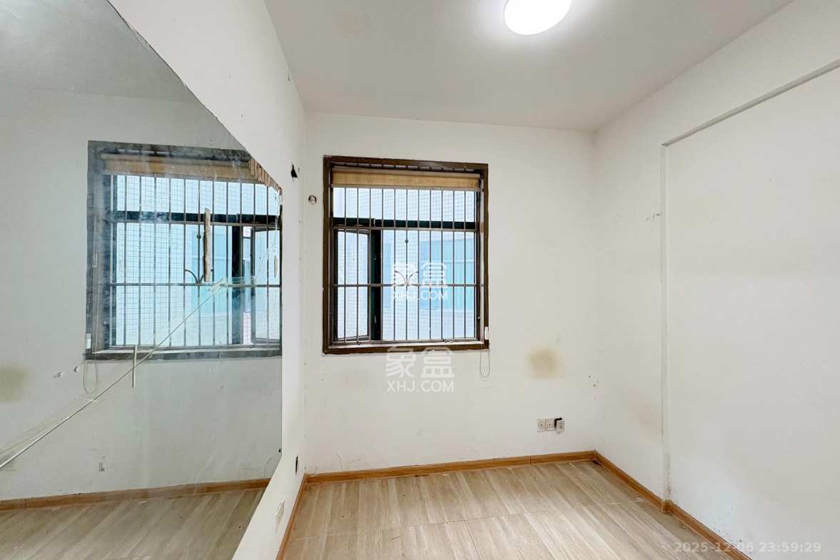 王府花园 3室2厅1卫 95.0万 王府花园 3室2厅1卫 95.0万其他