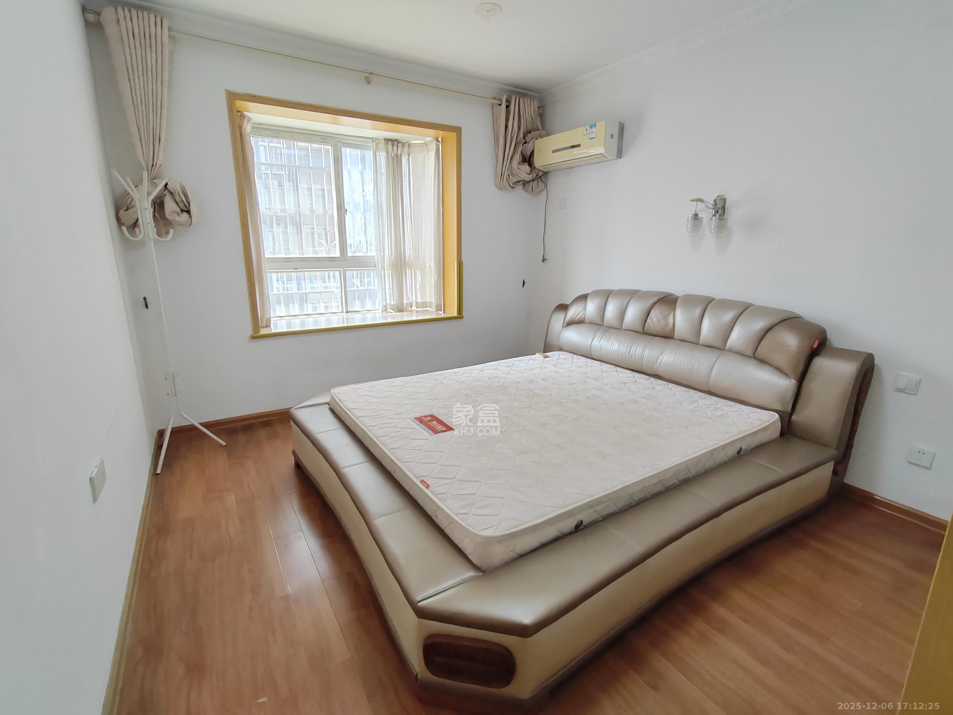 世景华庭 3室2厅2卫 1500.0元/月 世景华庭 3室2厅2卫 1500.0元/月室内图