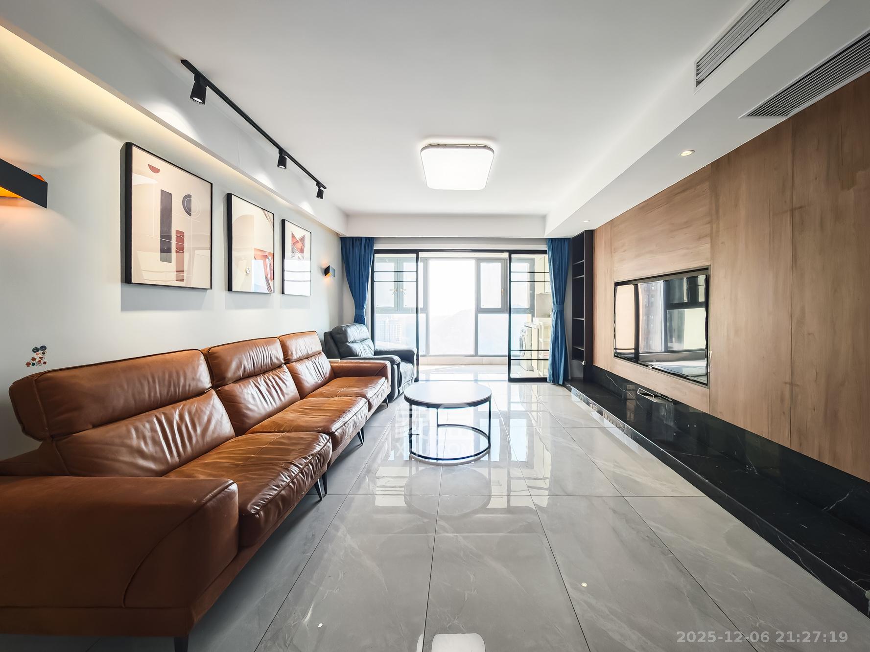 福晟钱隆国际(晟冉景苑) 4室2厅2卫 110.0万 福晟钱隆国际(晟冉景苑) 4室2厅2卫 110.0万客厅