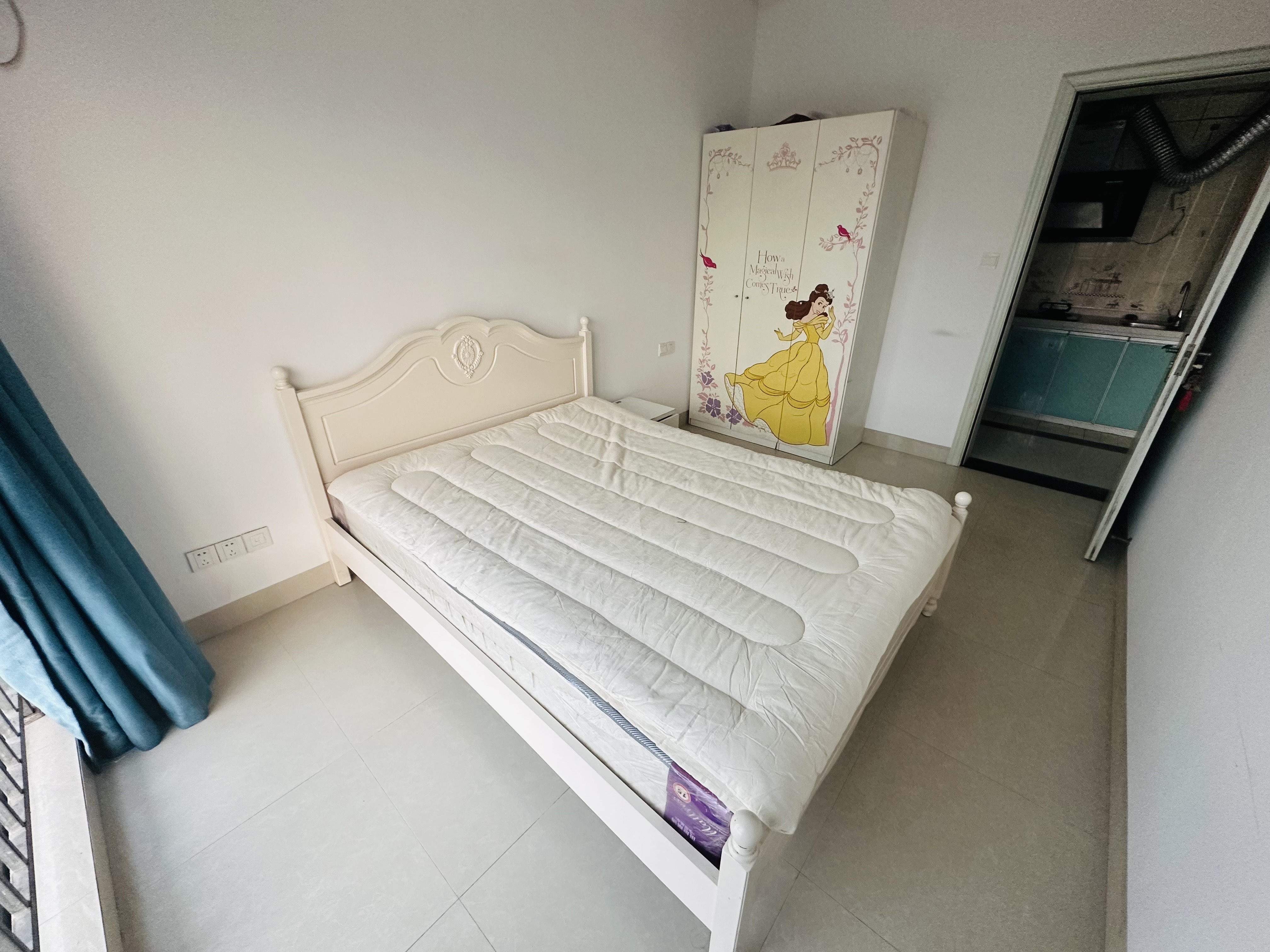 椰岛广场 1室1厅1卫 2400.0元/月 椰岛广场 1室1厅1卫 2400.0元/月室内图