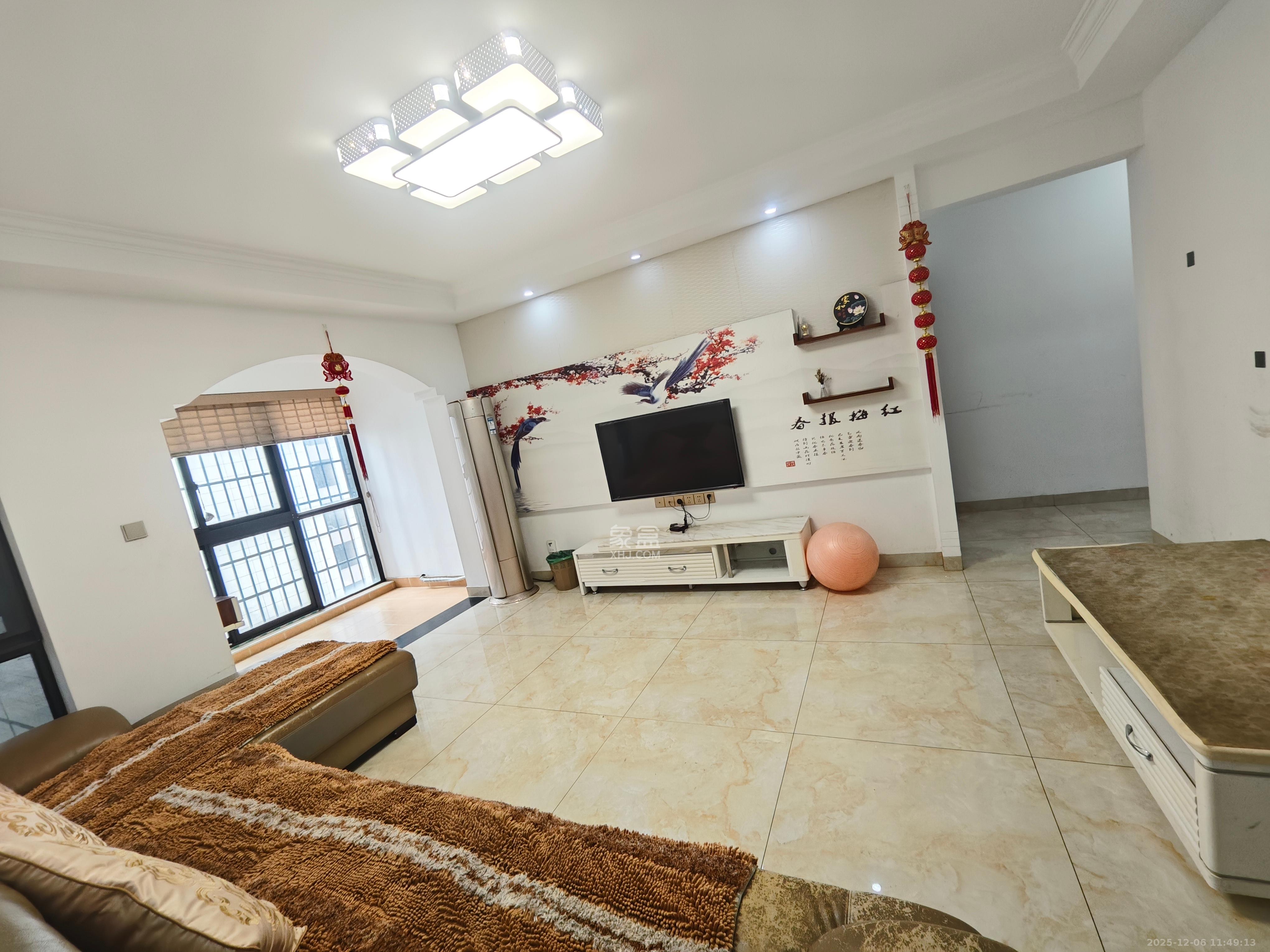 国泰九龙湾  3室2厅2卫    2500.0元/月