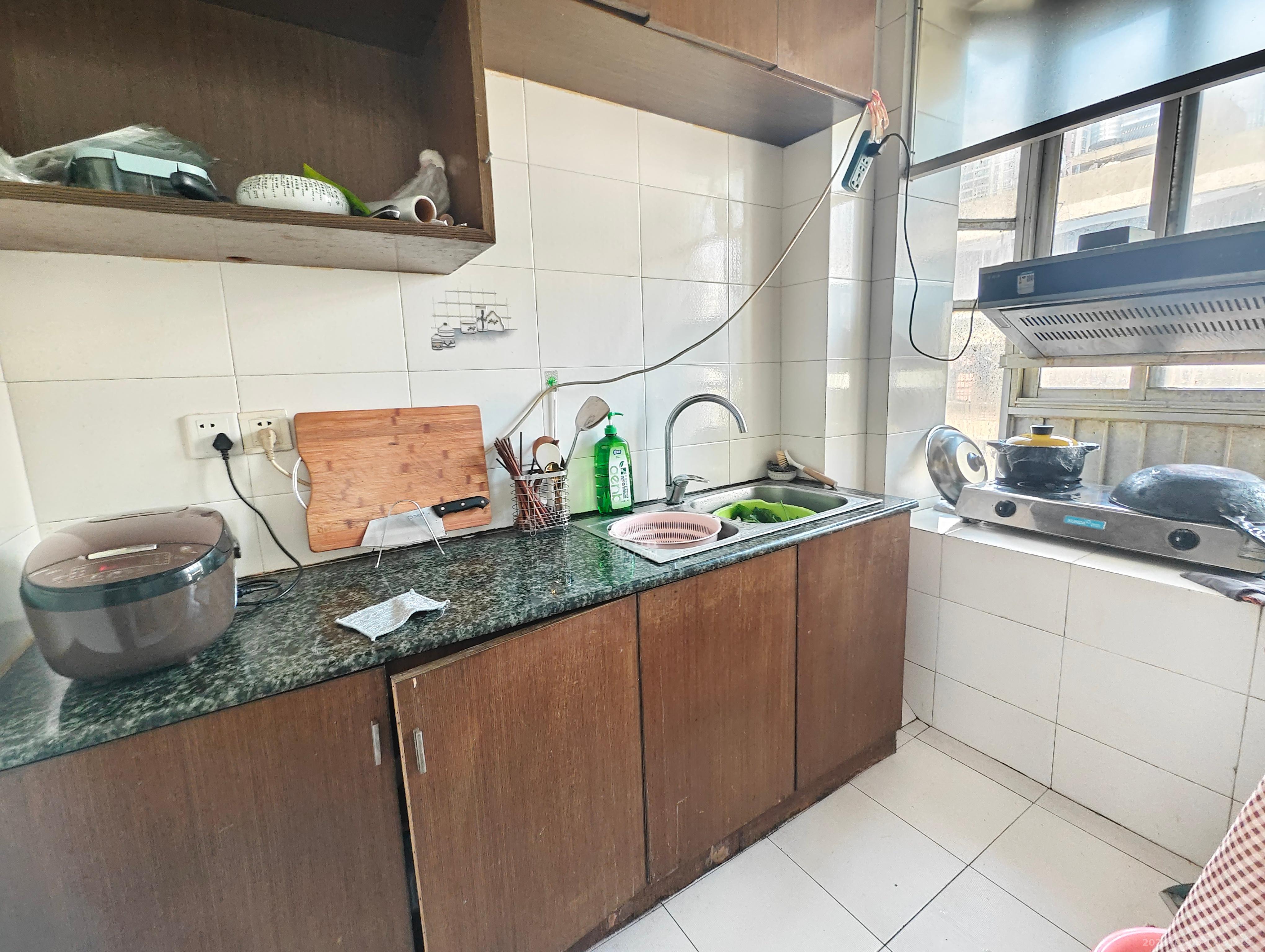 化工宿舍  2室1厅1卫    2000.0元/月室内图