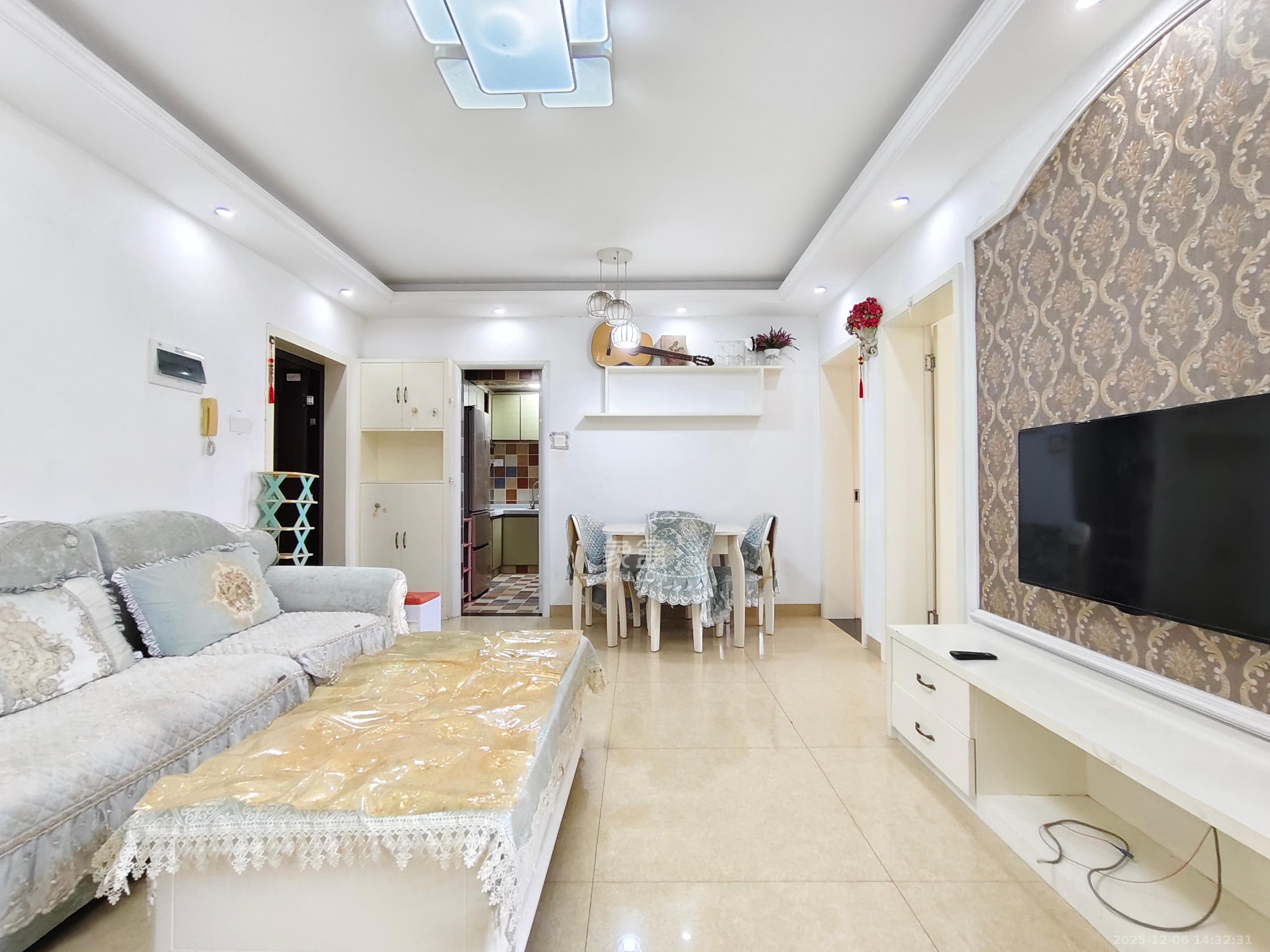 新诚小区 2室1厅1卫 1800.0元/月 新诚小区 2室1厅1卫 1800.0元/月室内图