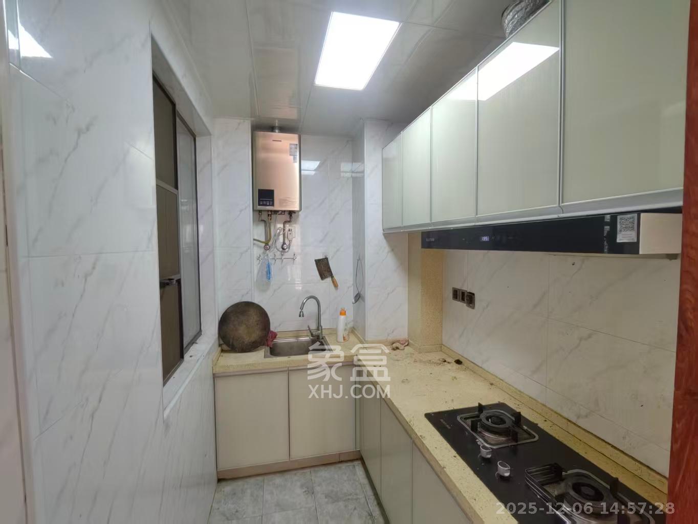 华润置地广场二期 3室2厅2卫 1800.0元/月 华润置地广场二期 3室2厅2卫 1800.0元/月室内图