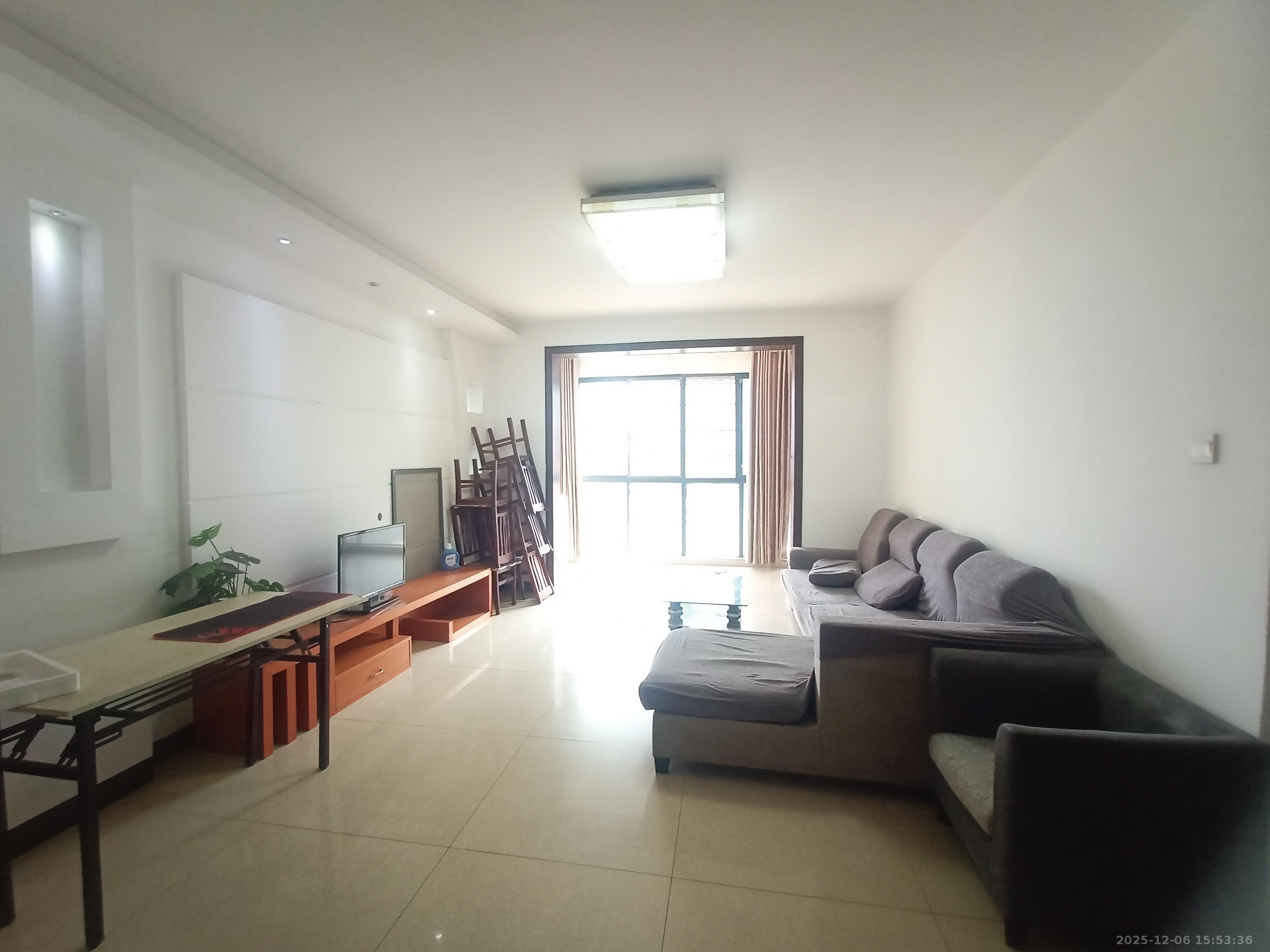 岳华嘉园 3室2厅2卫 2100.0元/月 岳华嘉园 3室2厅2卫 2100.0元/月室内图