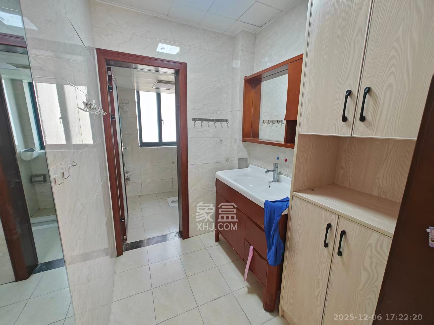 西子花苑  3室2厅2卫    3000.0元/月室内图