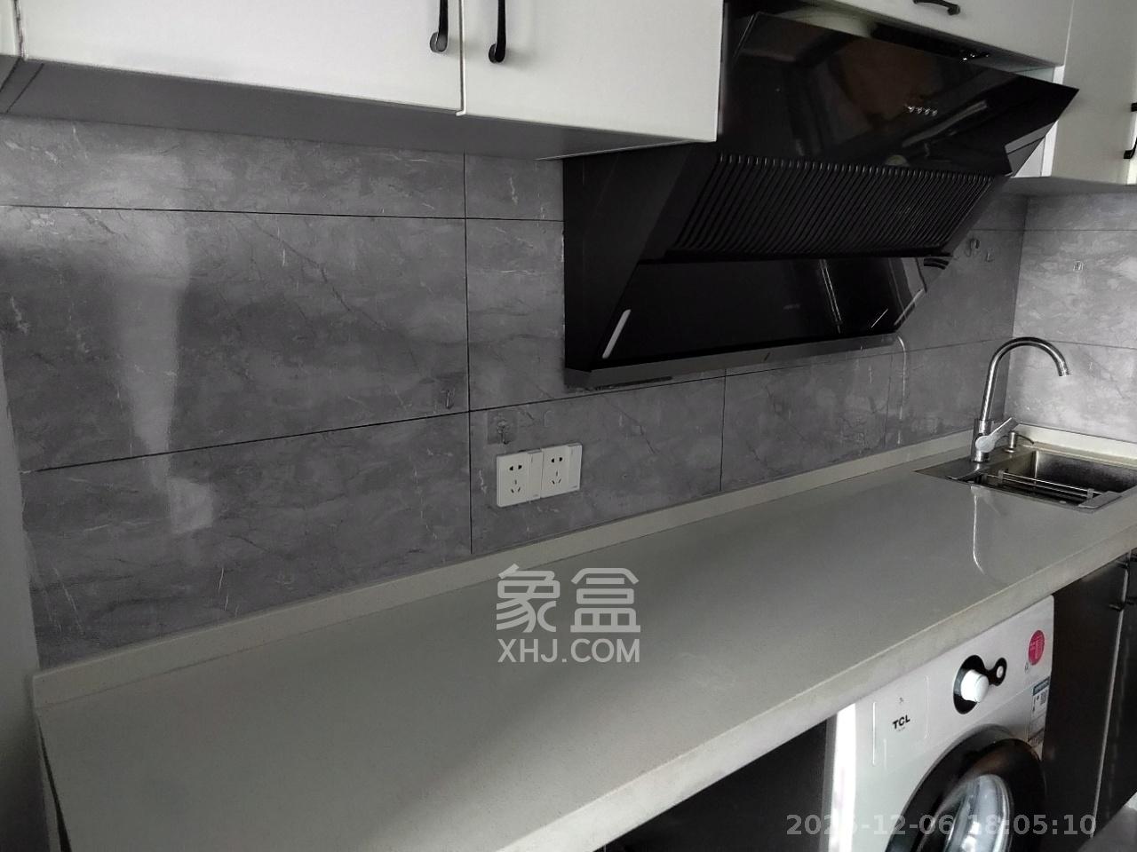 梅溪湖金茂湾  2室1厅1卫    2400.0元/月室内图