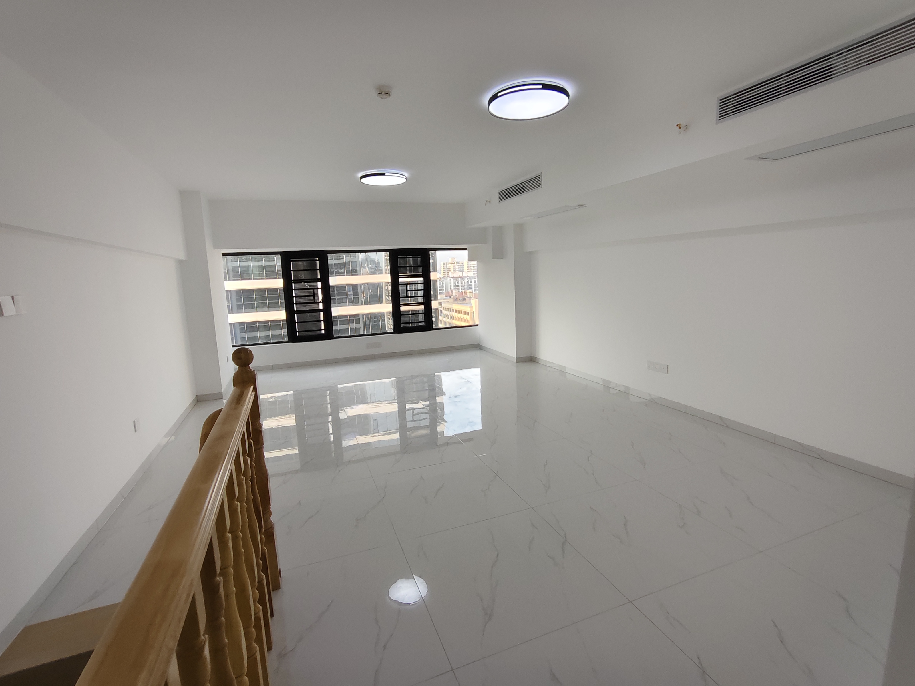 绿地领海广场   120.0㎡      3500.0元/月