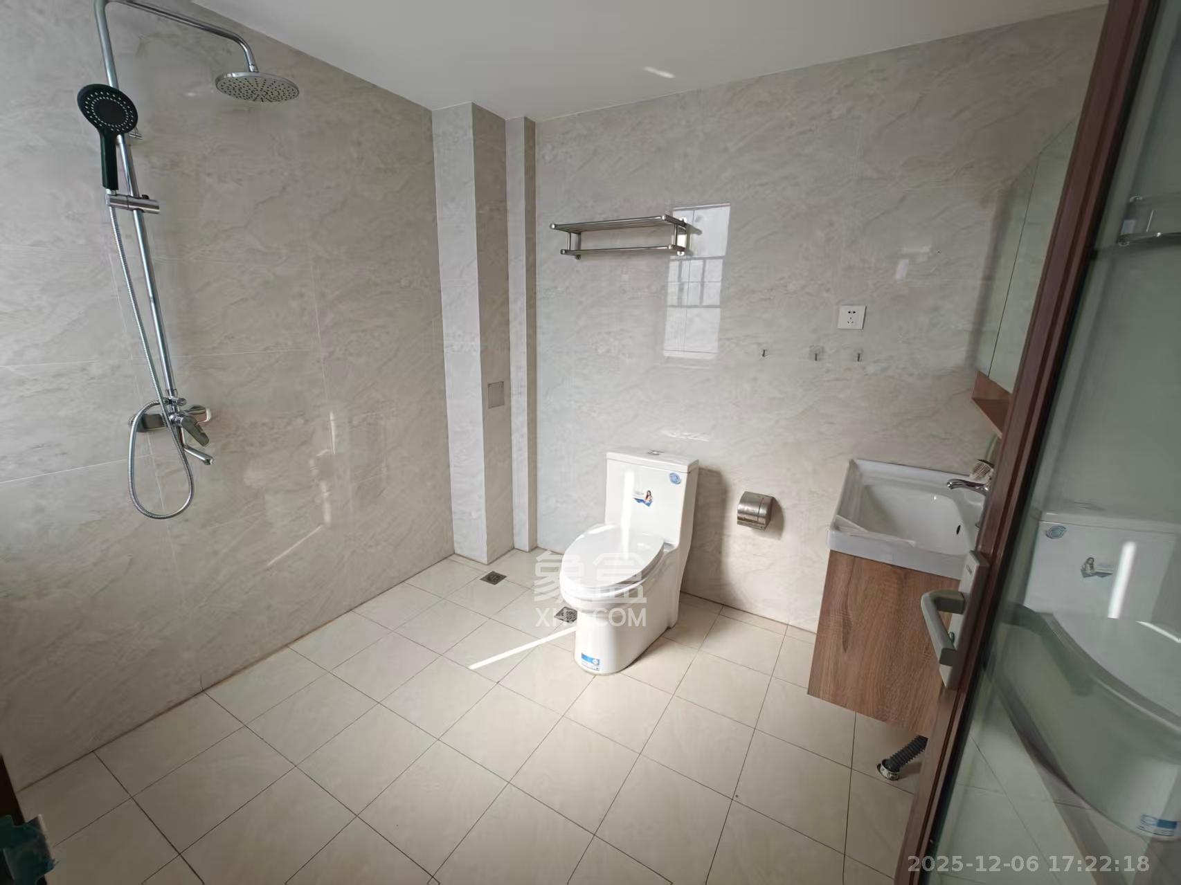 西子花苑 3室2厅2卫 3000.0元/月 西子花苑 3室2厅2卫 3000.0元/月室内图