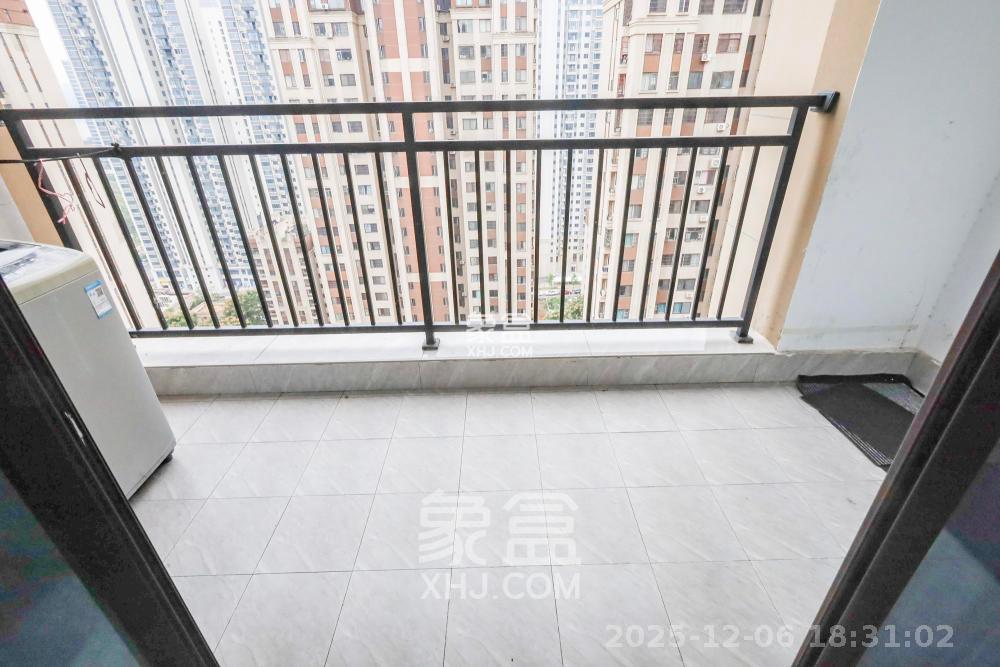 中铁西江悦一期 4室2厅2卫 3200.0元/月 中铁西江悦一期 4室2厅2卫 3200.0元/月室内图