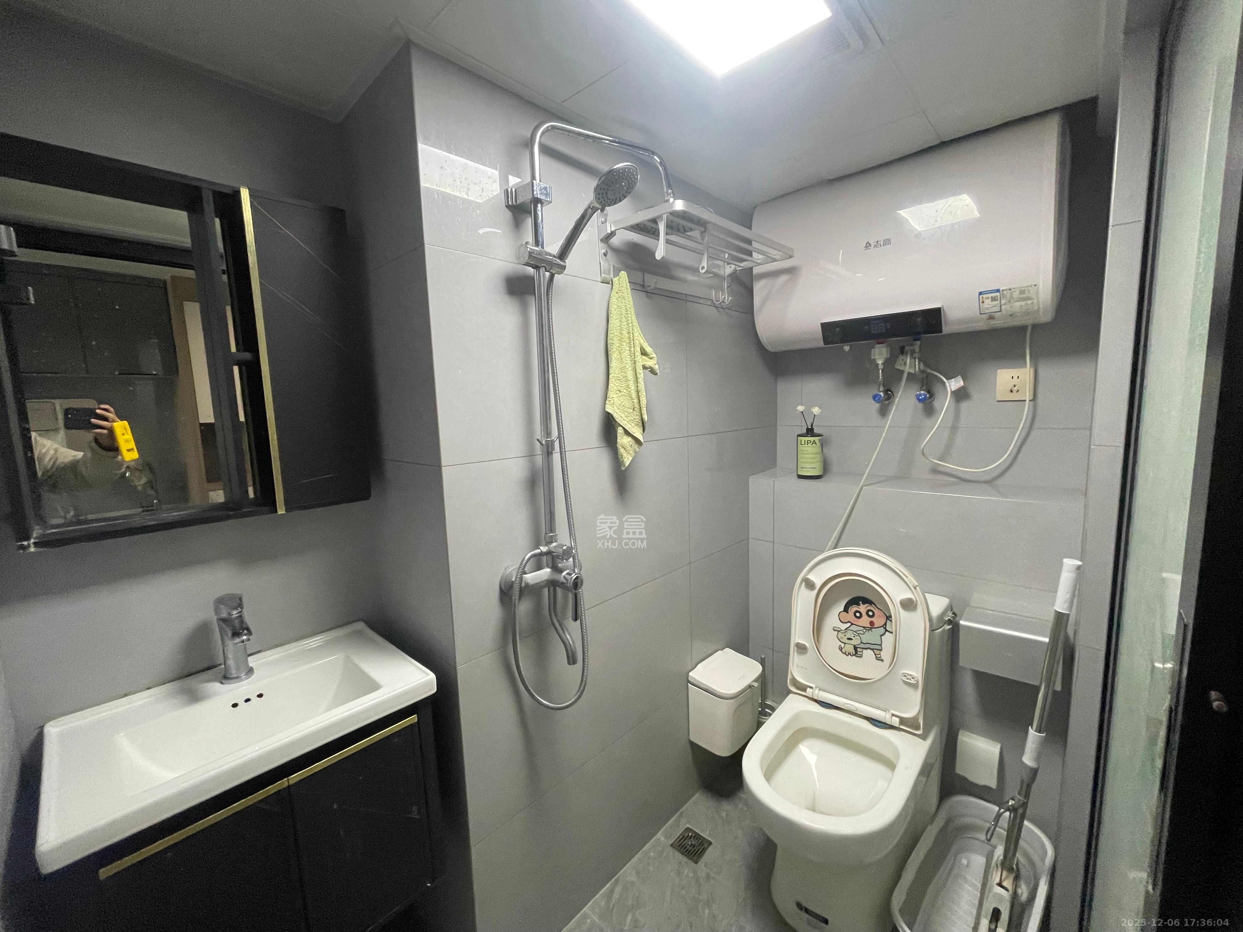 福晟翡翠湾 2室1厅1卫 2200.0元/月 福晟翡翠湾 2室1厅1卫 2200.0元/月室内图