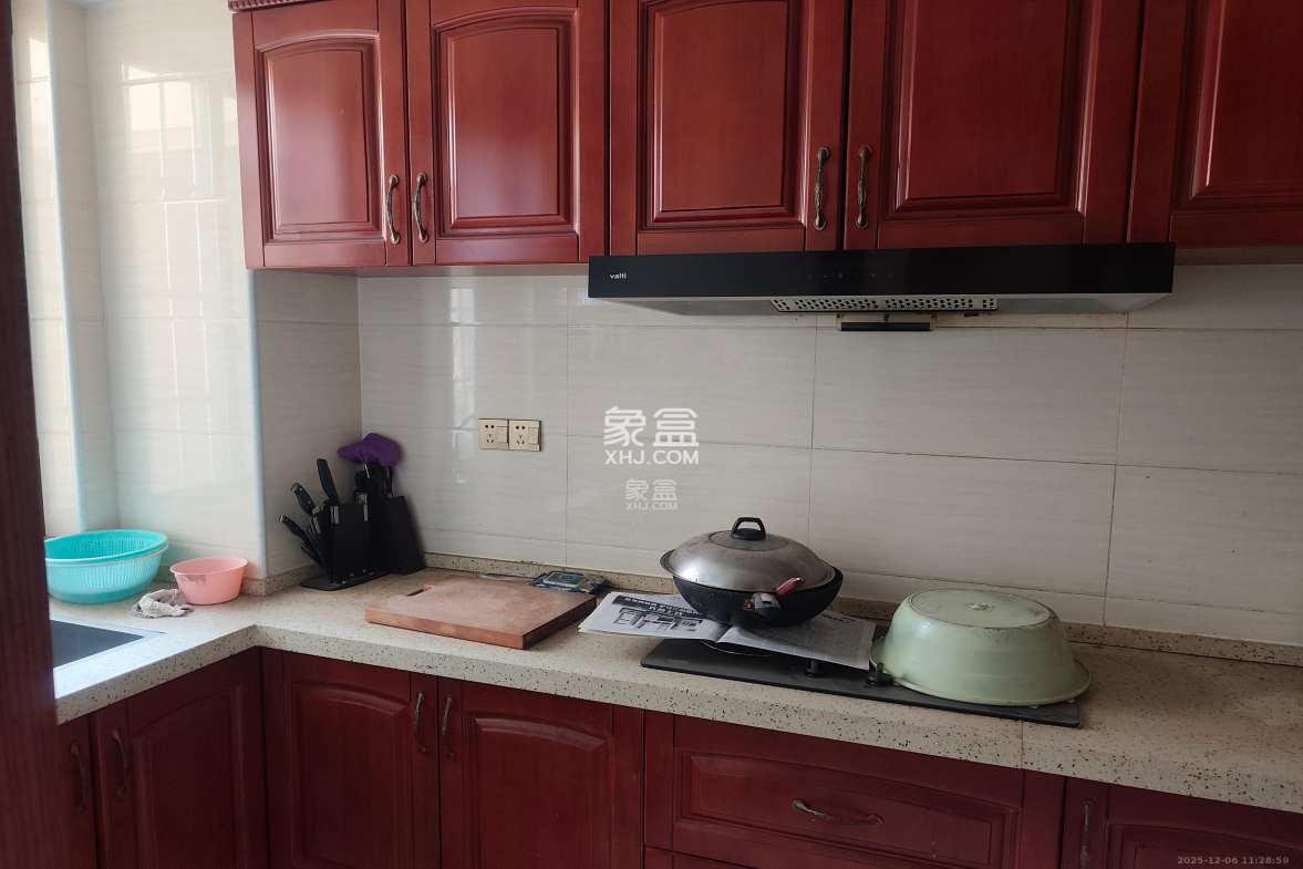 华盛世纪新城 1室2厅2卫 2800.0元/月 华盛世纪新城 1室2厅2卫 2800.0元/月室内图