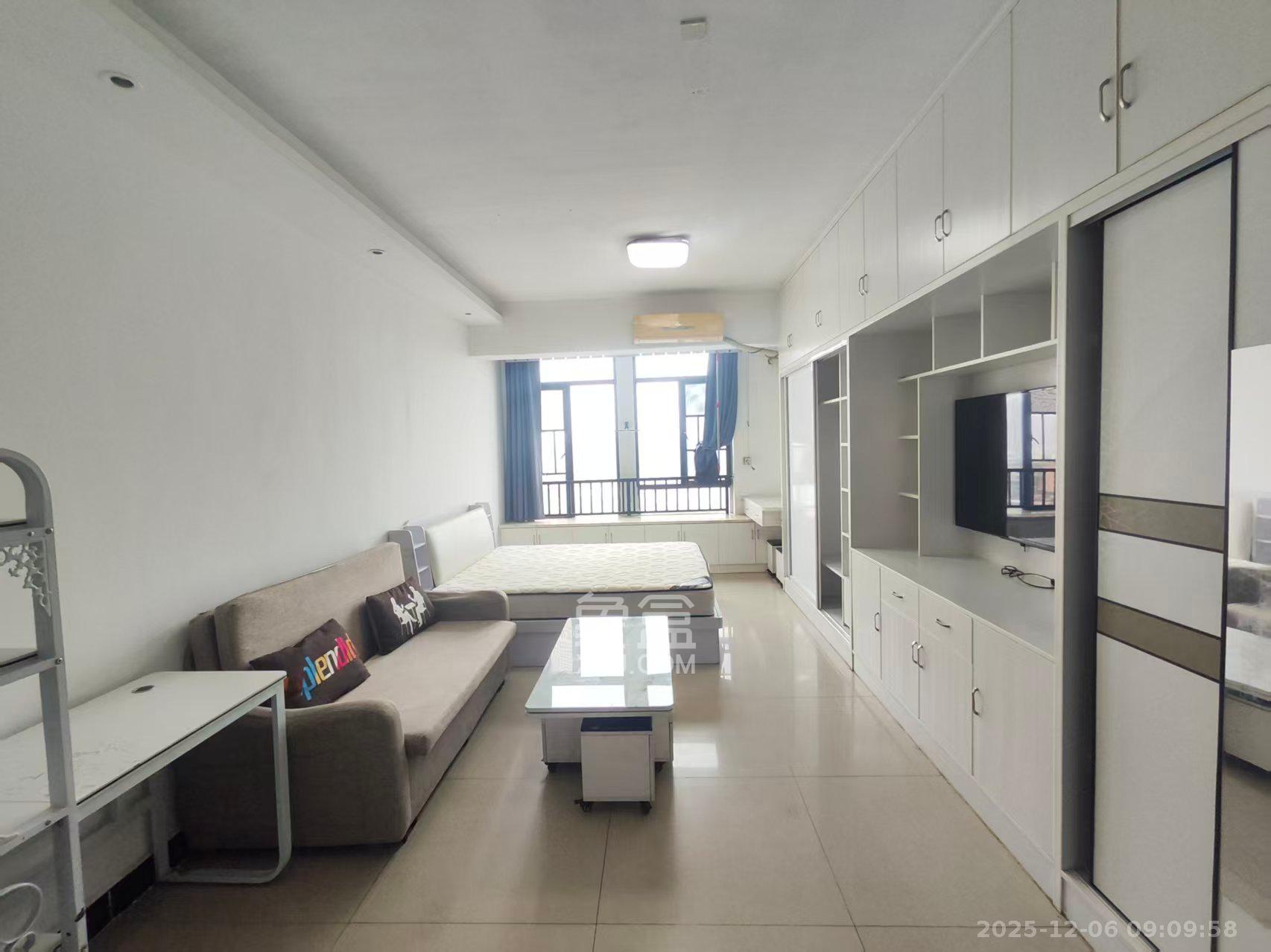 融圣国际  1室1厅1卫    1600.0元/月