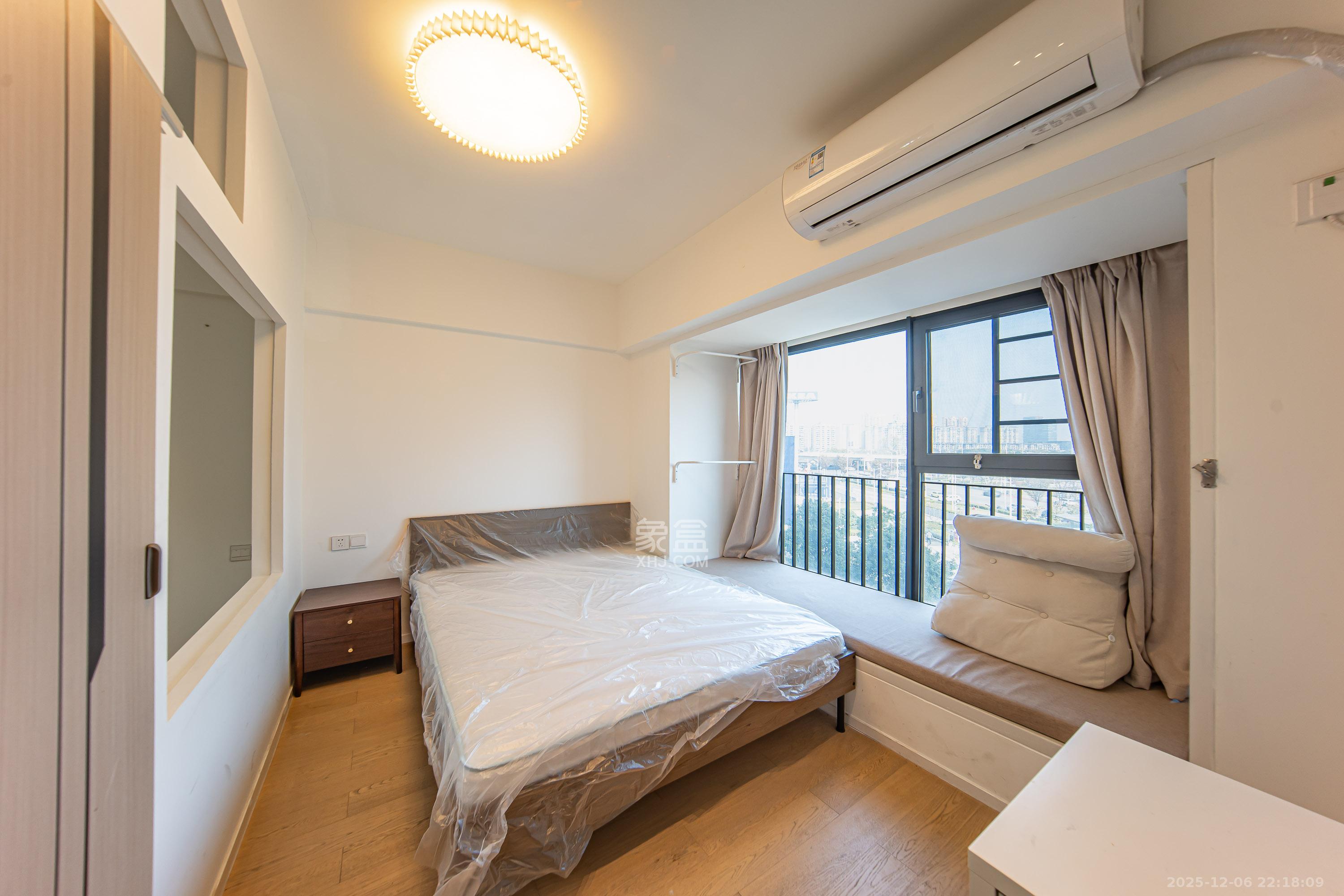 荟聚之光  1室1厅1卫    40.0万卧室