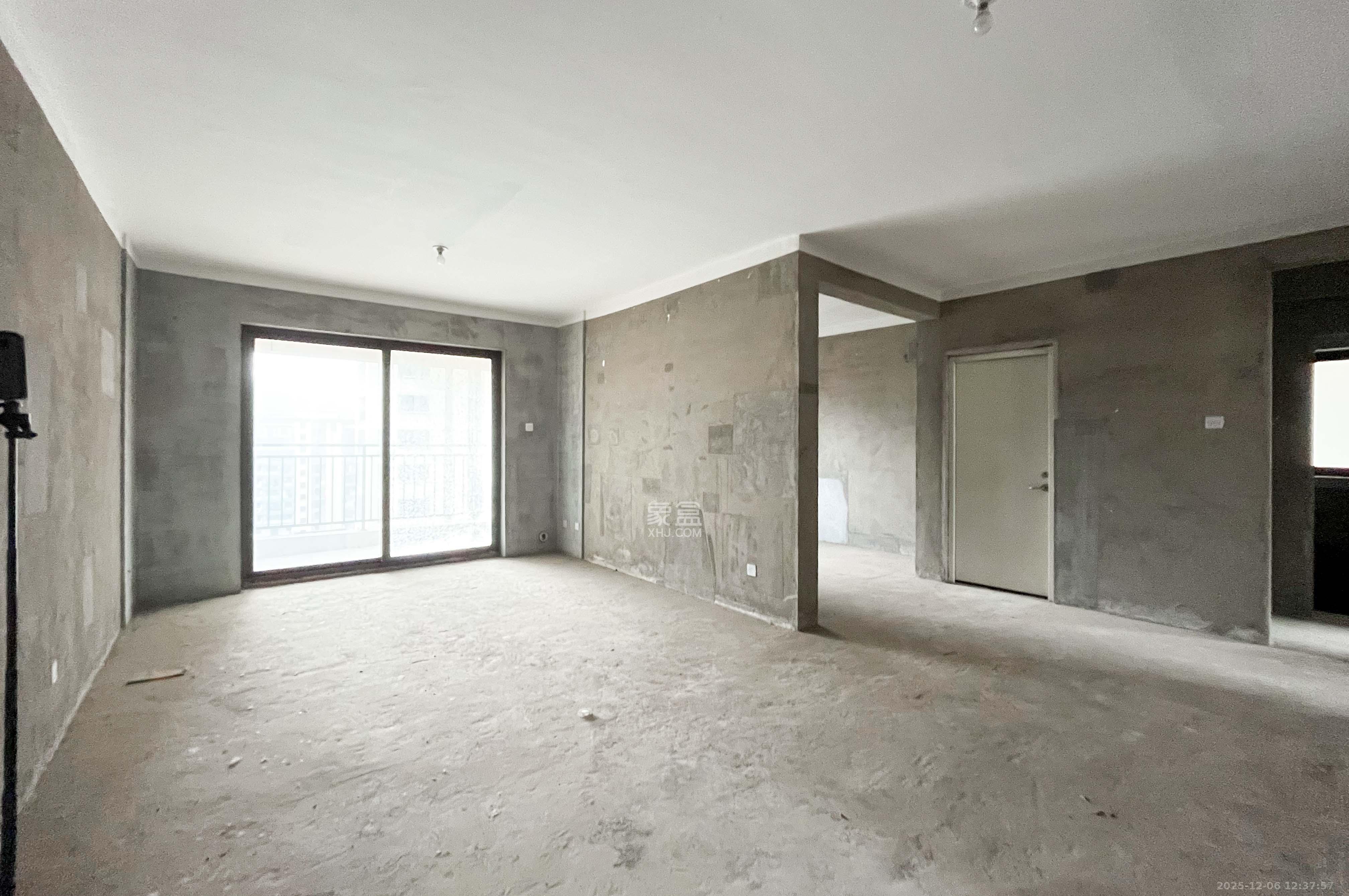 梅溪正荣府  4室2厅2卫    130.0万