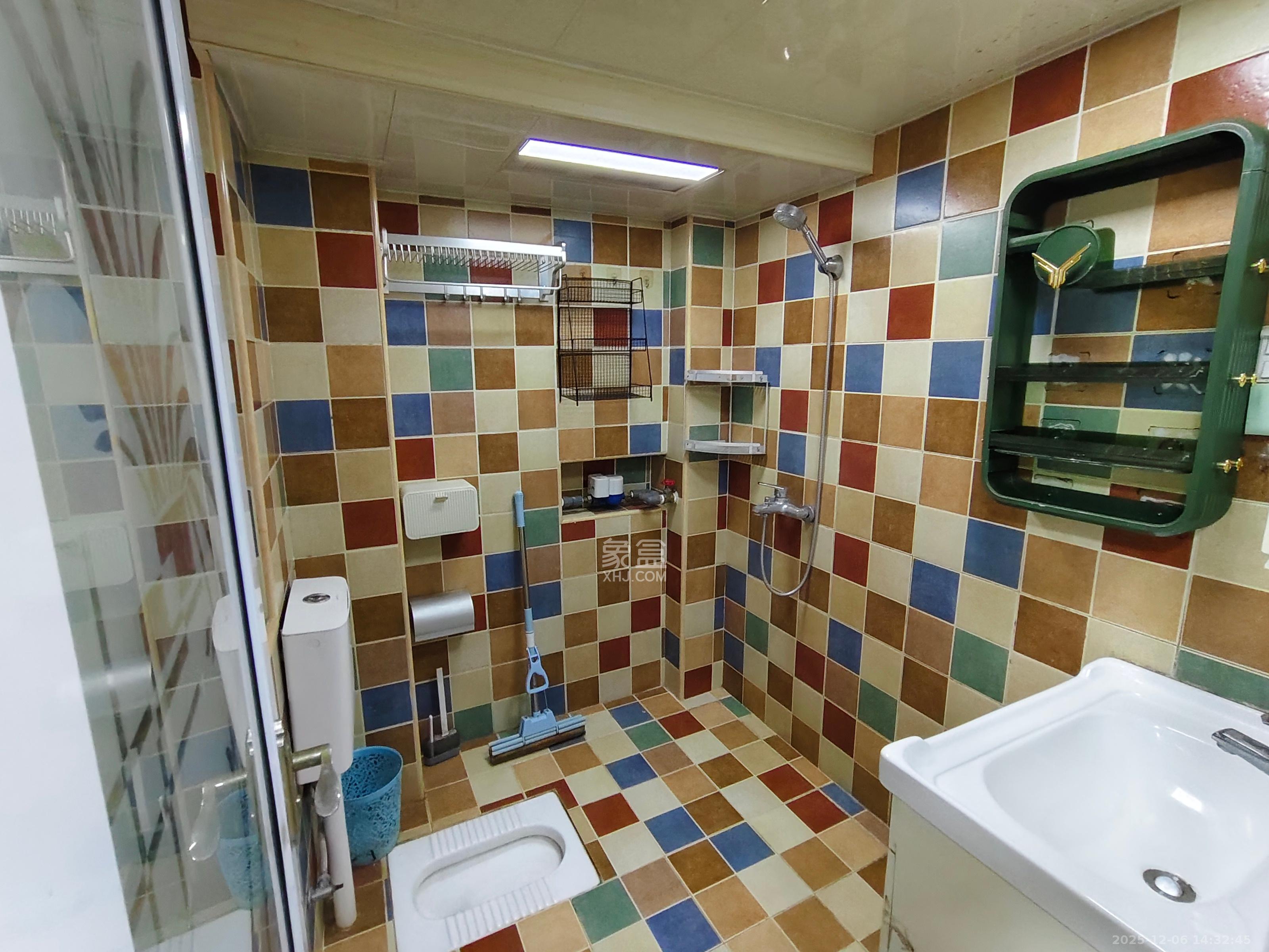 新诚小区  2室1厅1卫    1800.0元/月室内图