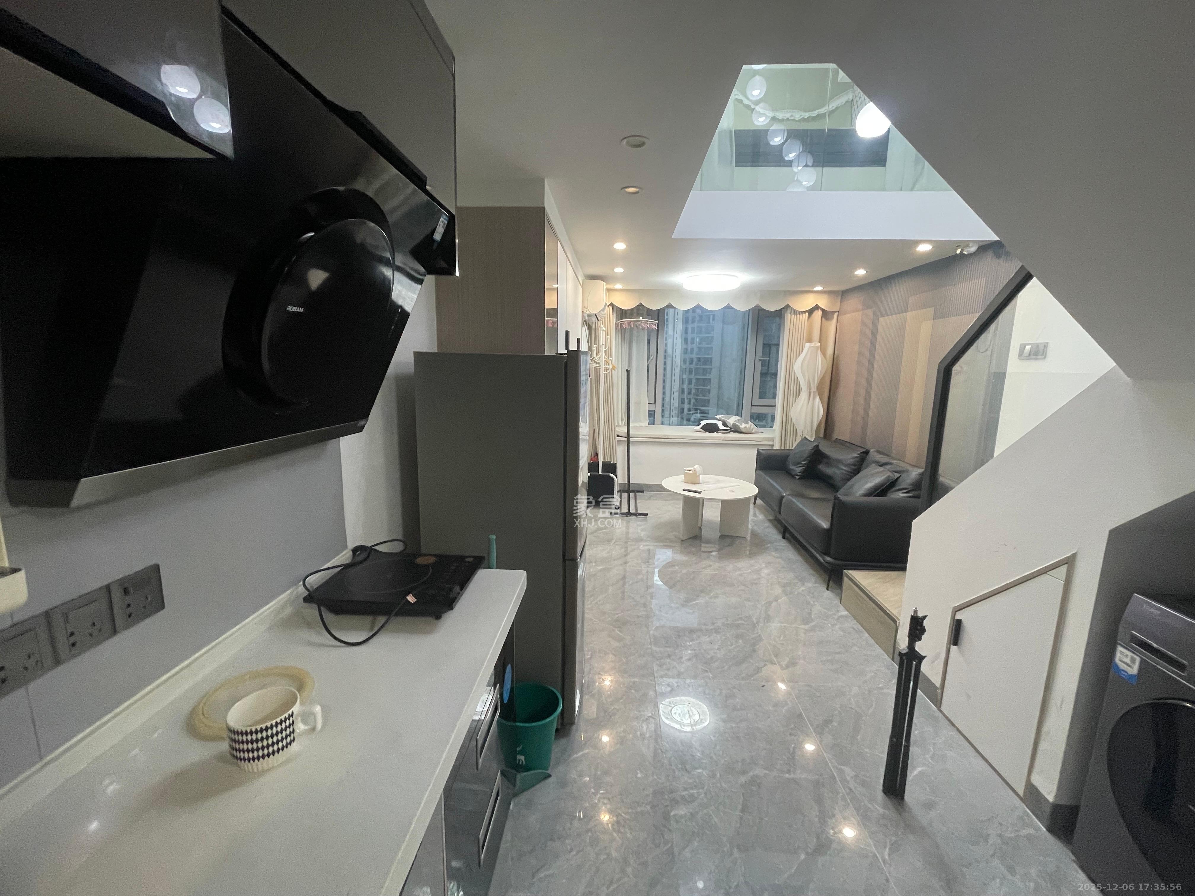 福晟翡翠湾  2室1厅1卫    2200.0元/月室内图