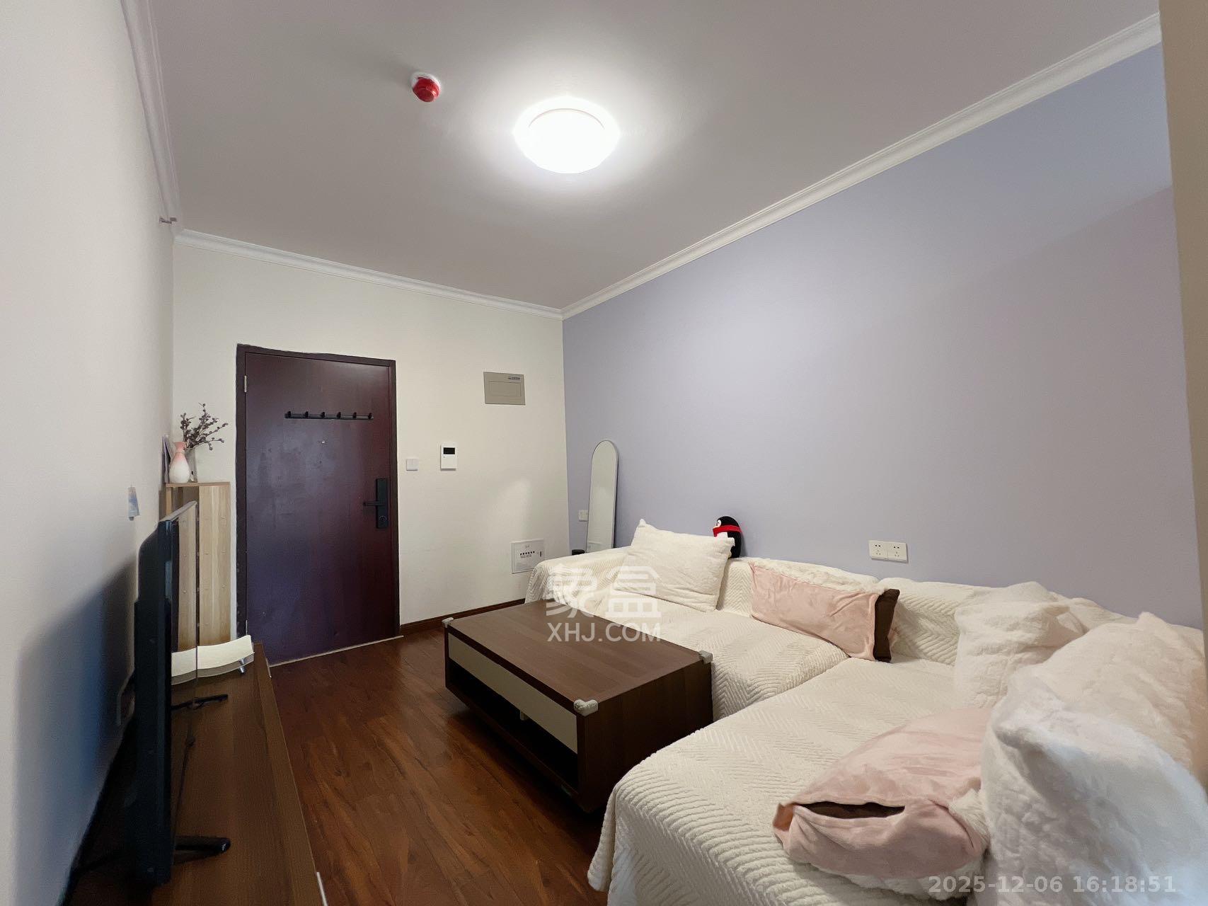 北辰三角洲E3区  1室1厅1卫    2000.0元/月