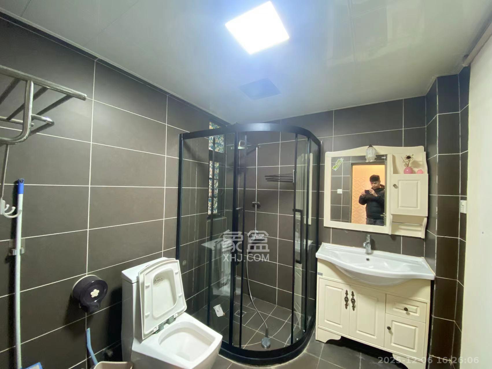 沁园春御院 3室2厅2卫 3500.0元/月 沁园春御院 3室2厅2卫 3500.0元/月室内图