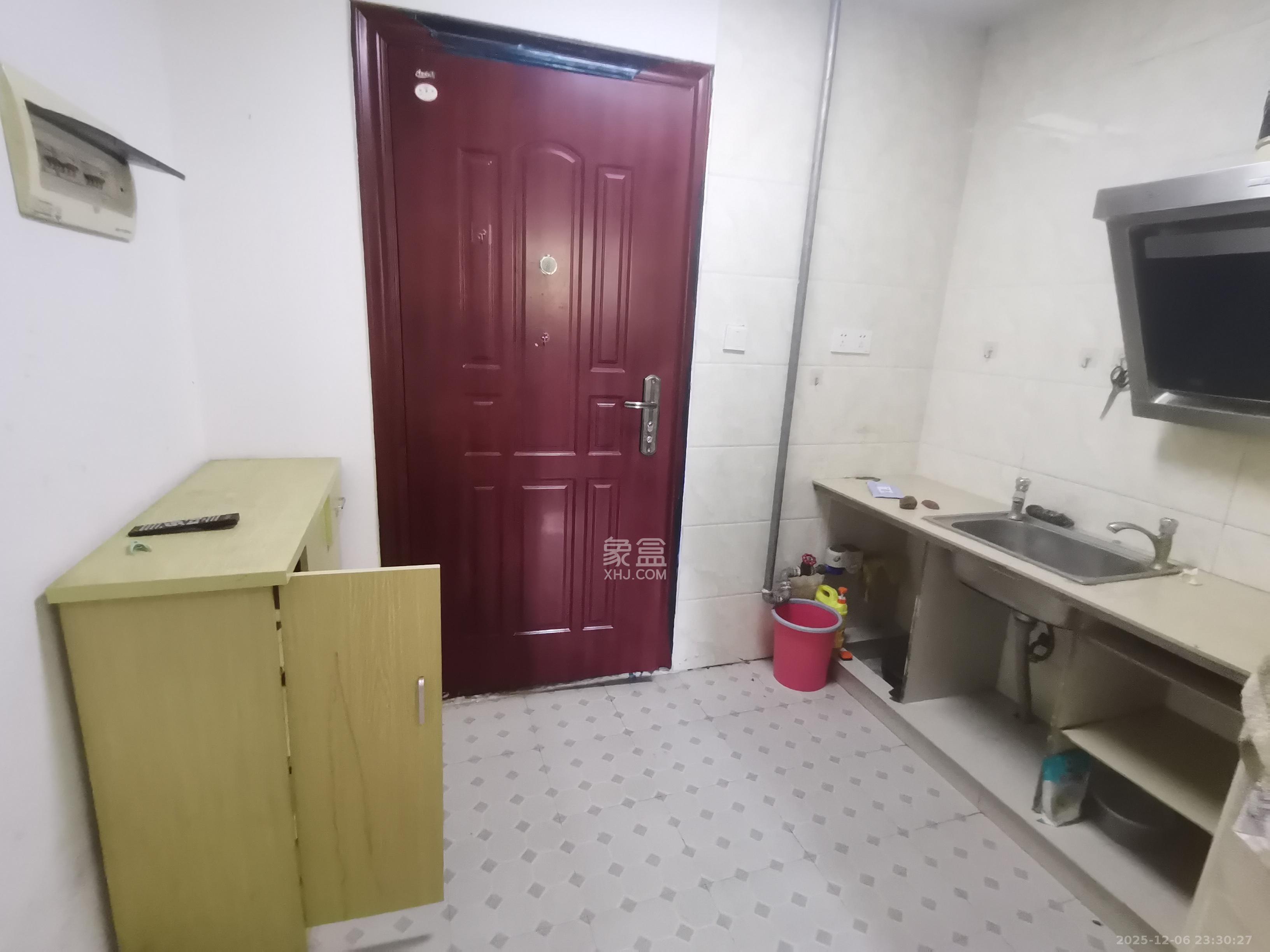 腾泰佳园 1室0厅0卫 800.0元/月 腾泰佳园 1室0厅0卫 800.0元/月室内图