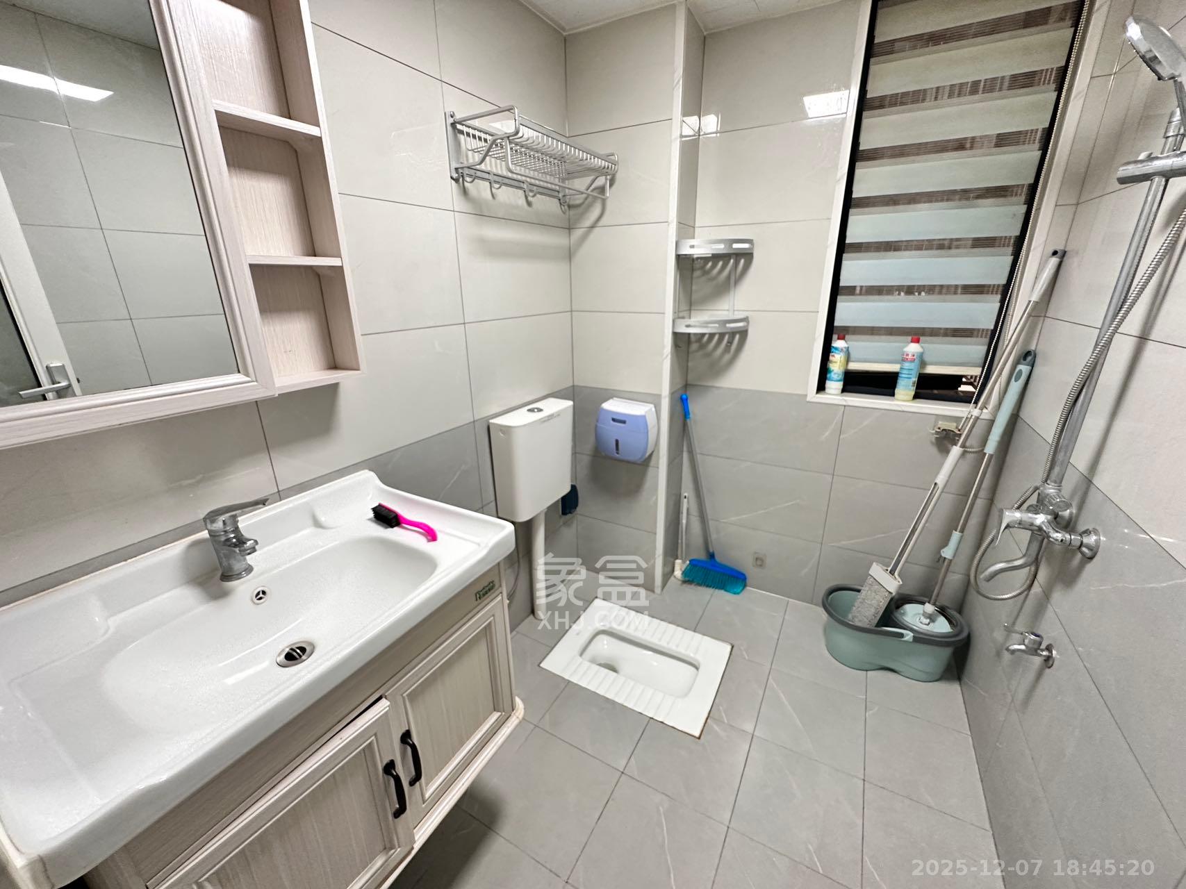 丰禧园 2室2厅1卫 2500.0元/月 丰禧园 2室2厅1卫 2500.0元/月室内图