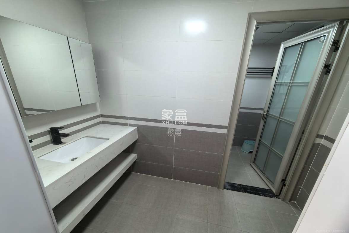 绿地湖湘中心 3室2厅2卫 6000.0元/月 绿地湖湘中心 3室2厅2卫 6000.0元/月室内图