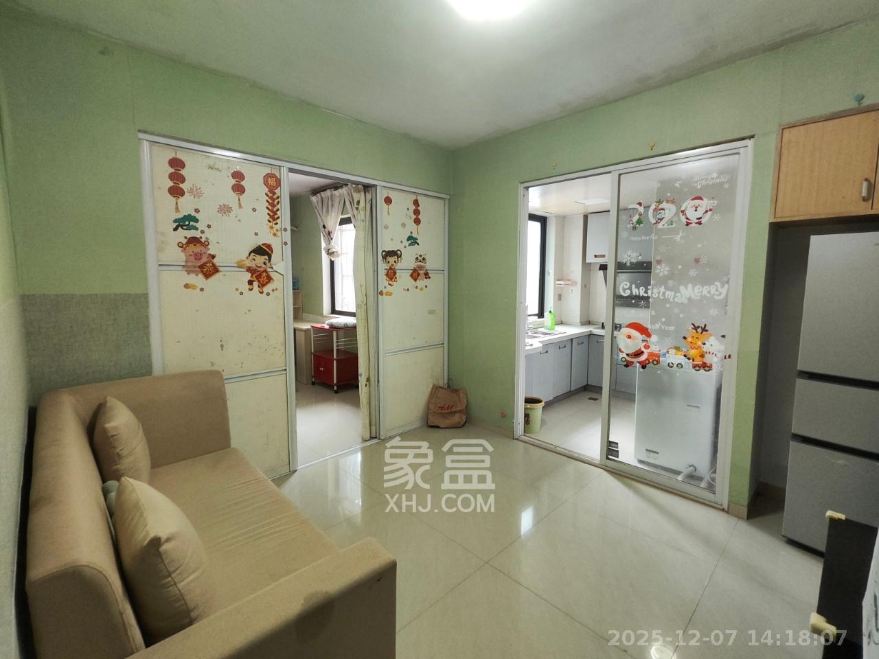 麓江春  1室1厅1卫    1500.0元/月室内图1