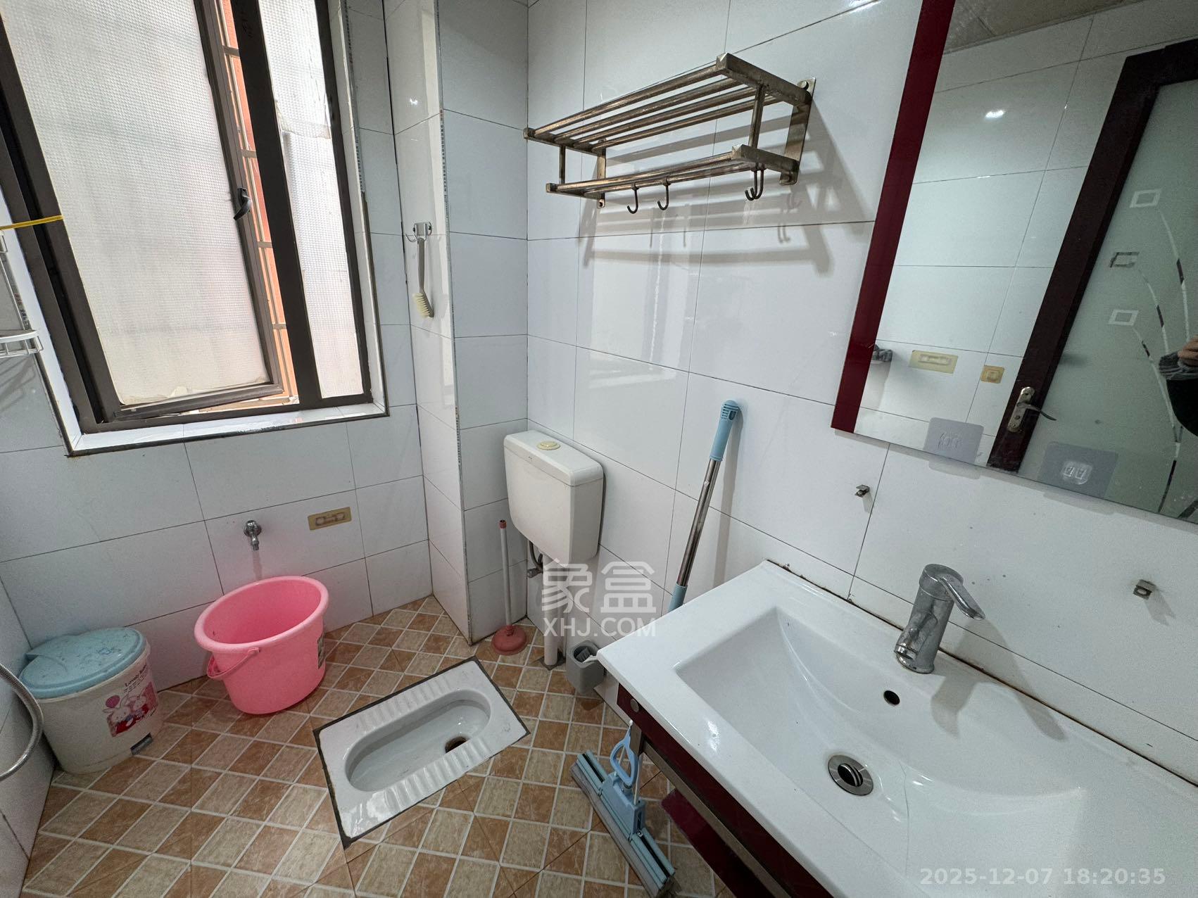 德庆水韵山城 3室2厅1卫 1800.0元/月 德庆水韵山城 3室2厅1卫 1800.0元/月室内图