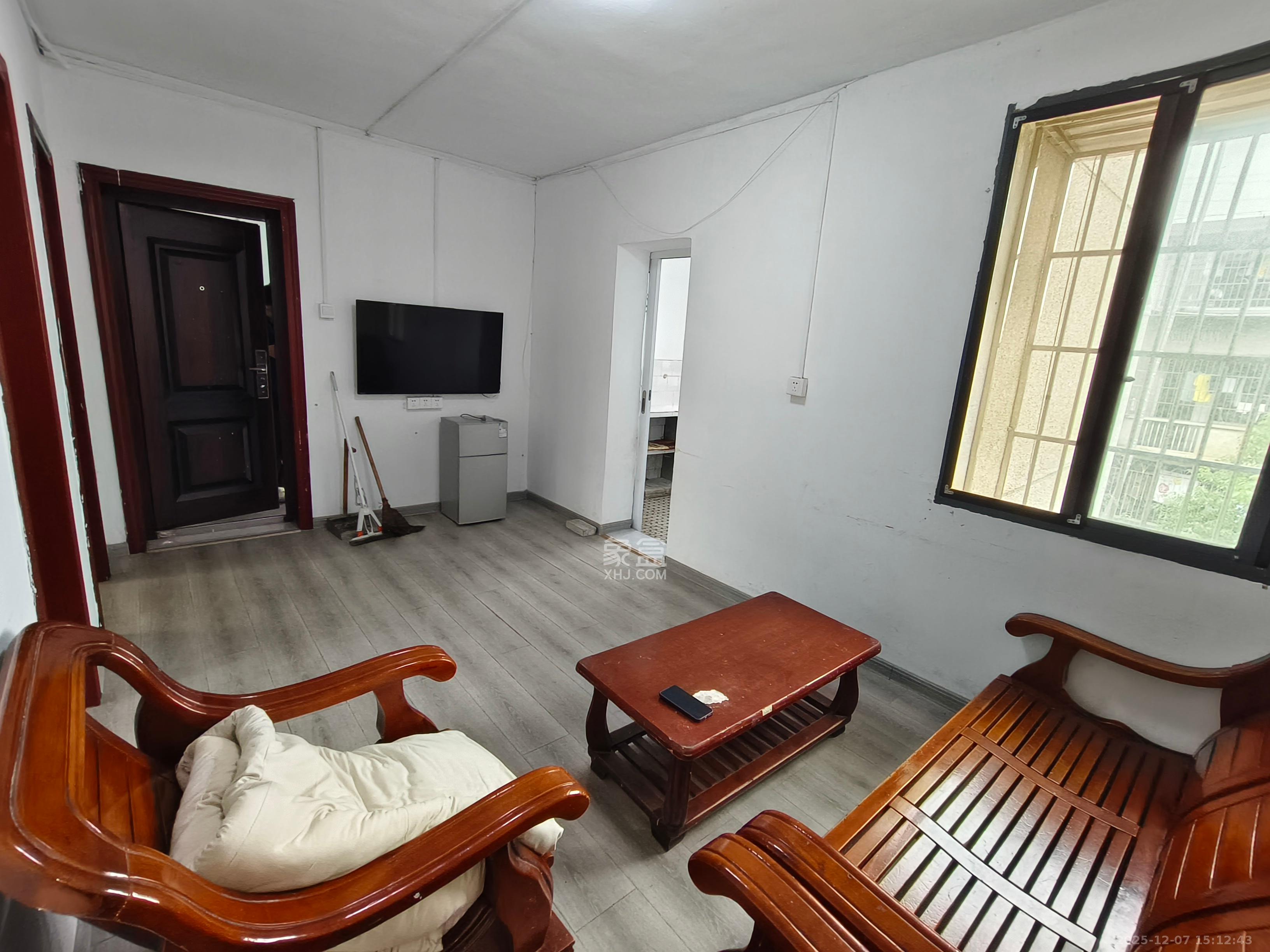 蒋家垅社区 2室1厅1卫 1000.0元/月 蒋家垅社区 2室1厅1卫 1000.0元/月室内图