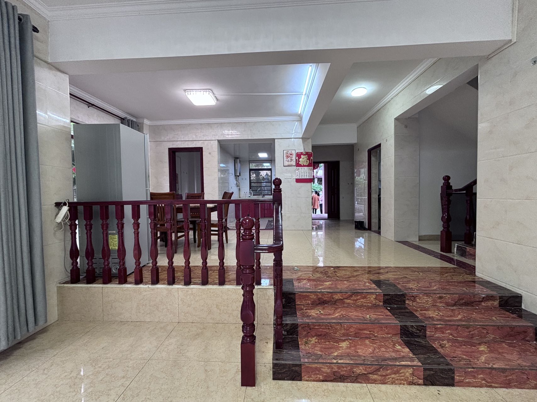 西海瑞园  6室2厅4卫    12000.0元/月