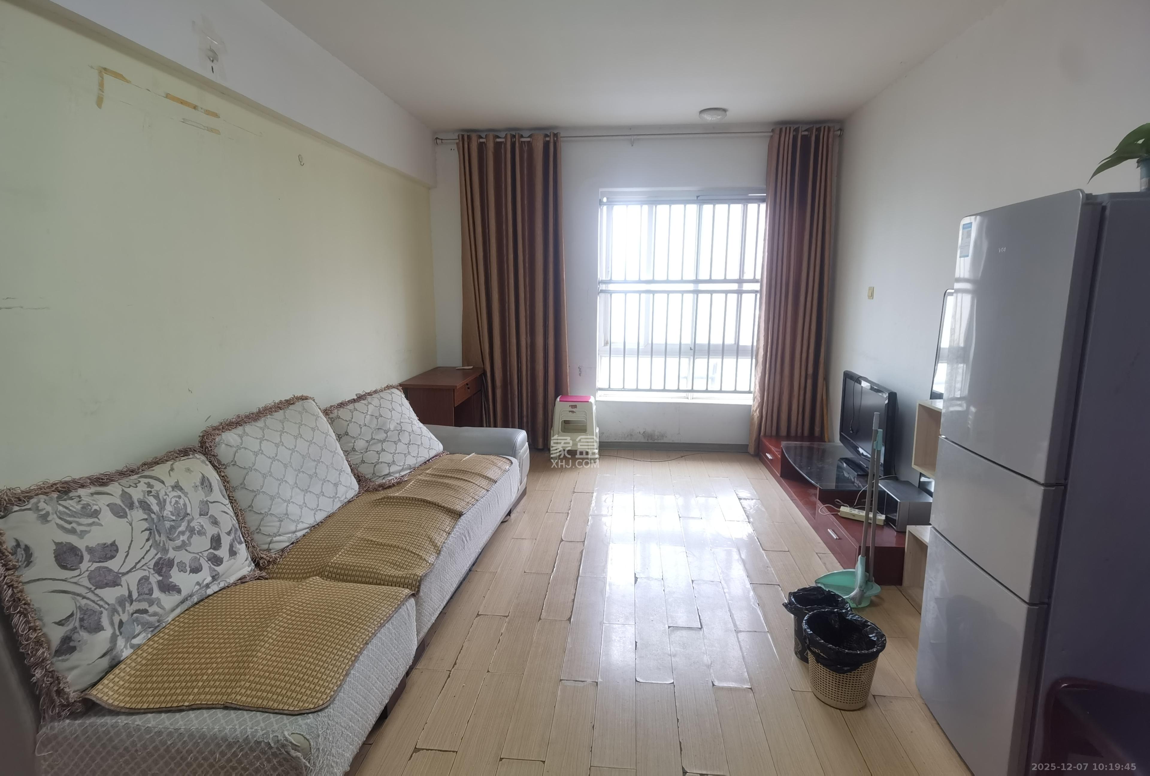 森林公园壹号（森林雅苑）  1室2厅1卫    1500.0元/月